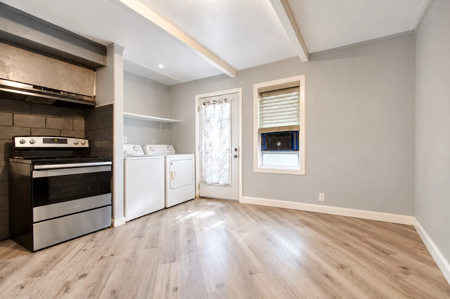 Duplex For Sale in Tarrant County , 2306 Ross Avenue 100, Fort Worth, Texas 76164, 4 Bedroom, 2 Bathroom, Garage spaces, 0 Sqft, built in 1981, mls#21400601, Real Estate Agent in Fort Worth, Homes For Sale in Tarrant county, Homes For Sale in Fort Worth, Realtor in Fort Worth Texas, Real Estate Brokerage Independent Realty Texas, Luminita Cordes Realtor
