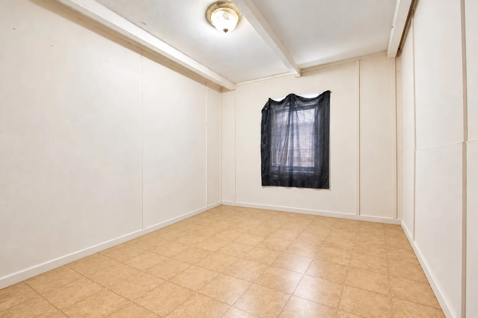 Duplex For Sale in Tarrant County , 2306 Ross Avenue 100, Fort Worth, Texas 76164, 4 Bedroom, 2 Bathroom, Garage spaces, 0 Sqft, built in 1981, mls#21400601, Real Estate Agent in Fort Worth, Homes For Sale in Tarrant county, Homes For Sale in Fort Worth, Realtor in Fort Worth Texas, Real Estate Brokerage Independent Realty Texas, Luminita Cordes Realtor