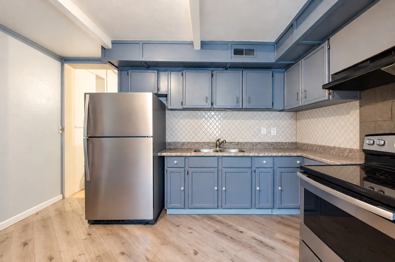 Duplex For Sale in Tarrant County , 2306 Ross Avenue 100, Fort Worth, Texas 76164, 4 Bedroom, 2 Bathroom, Garage spaces, 0 Sqft, built in 1981, mls#21400601, Real Estate Agent in Fort Worth, Homes For Sale in Tarrant county, Homes For Sale in Fort Worth, Realtor in Fort Worth Texas, Real Estate Brokerage Independent Realty Texas, Luminita Cordes Realtor