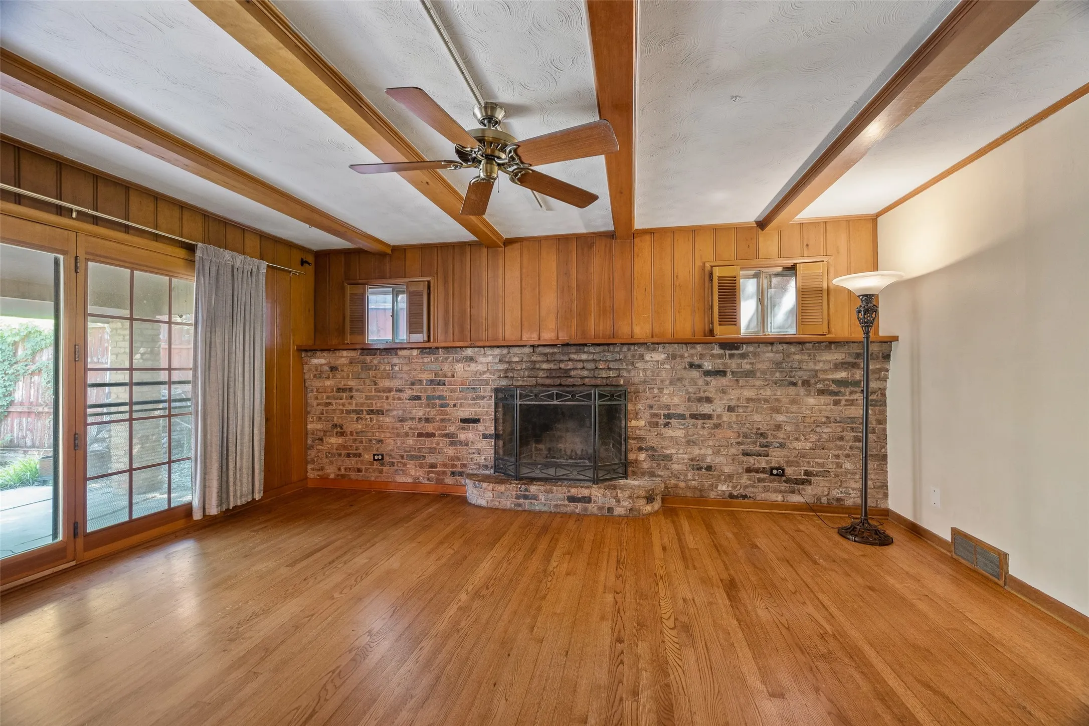 Second living area