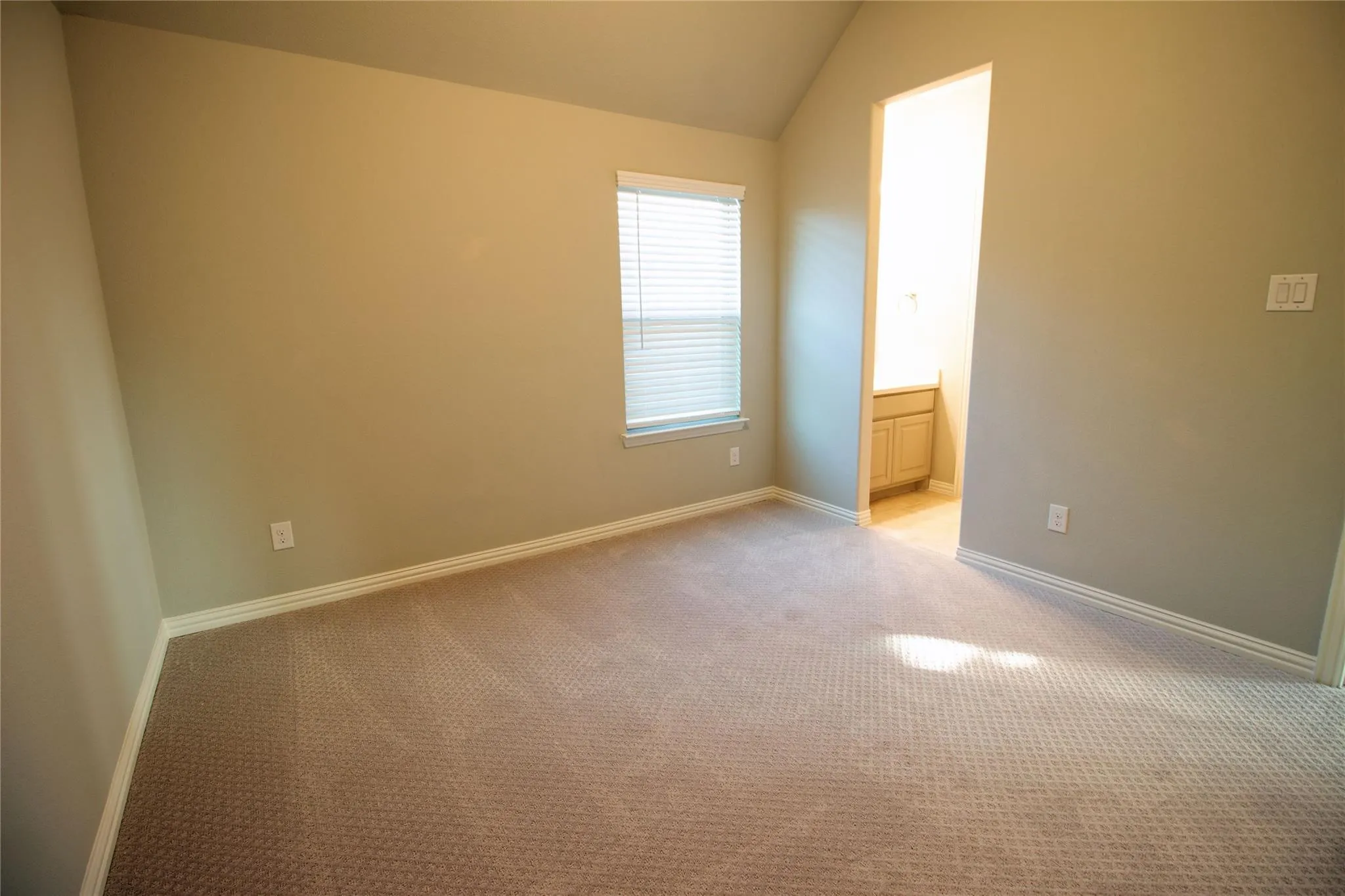 Single Family Residence For Rent in Collin County , 7235 Sanctuary, Frisco, Texas 75033, 4 Bedroom, 4 Bathroom, 2 Garage spaces, 2,629 Sqft, built in 2019, mls#21404223, Real Estate Agent in Frisco, Homes For Rent in Collin county, Homes For Rent in Frisco, Realtor in Frisco Texas, Real Estate Brokerage Independent Realty Texas, Luminita Cordes Realtor
