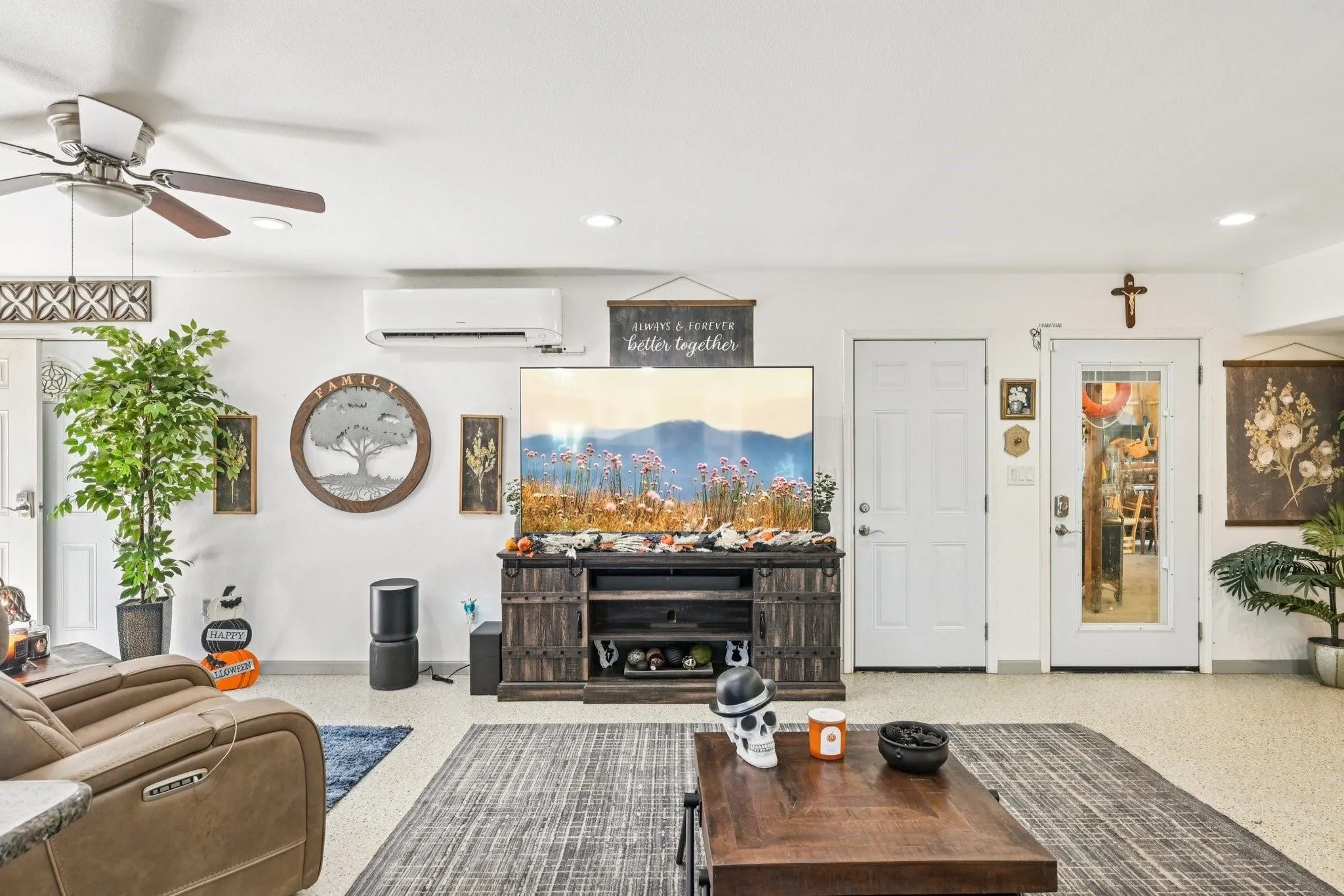 Farm For Sale in Cooke County , 169 Chisam Road, Valley View, Texas 76272, 3 Bedroom, 3 Bathroom, 6 Garage spaces, 2,083 Sqft, built in 2019, mls#21404205, Real Estate Agent in Valley View, Homes For Sale in Cooke county, Homes For Sale in Valley View, Realtor in Valley View Texas, Real Estate Brokerage Independent Realty Texas, Luminita Cordes Realtor