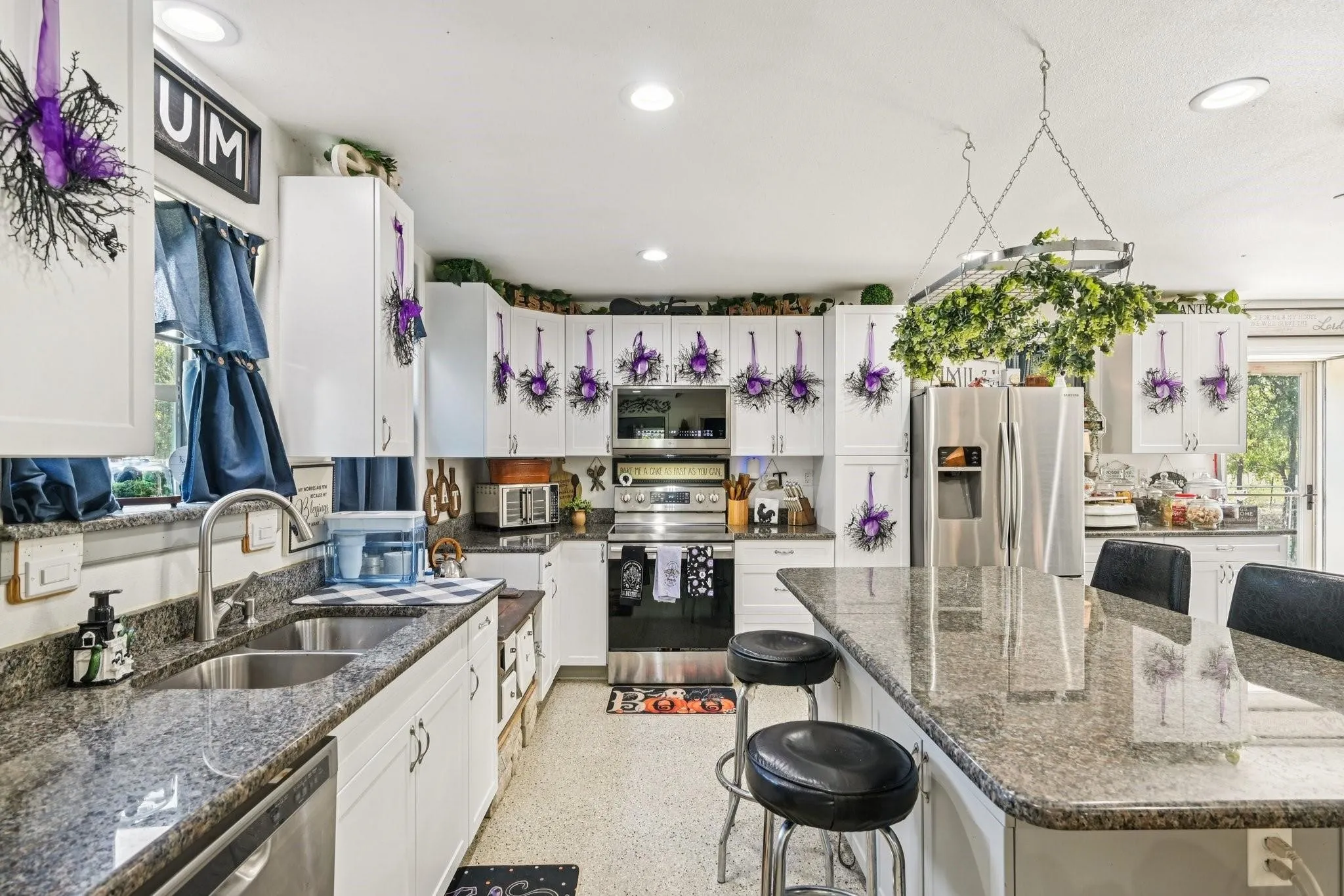 Farm For Sale in Cooke County , 169 Chisam Road, Valley View, Texas 76272, 3 Bedroom, 3 Bathroom, 6 Garage spaces, 2,083 Sqft, built in 2019, mls#21404205, Real Estate Agent in Valley View, Homes For Sale in Cooke county, Homes For Sale in Valley View, Realtor in Valley View Texas, Real Estate Brokerage Independent Realty Texas, Luminita Cordes Realtor