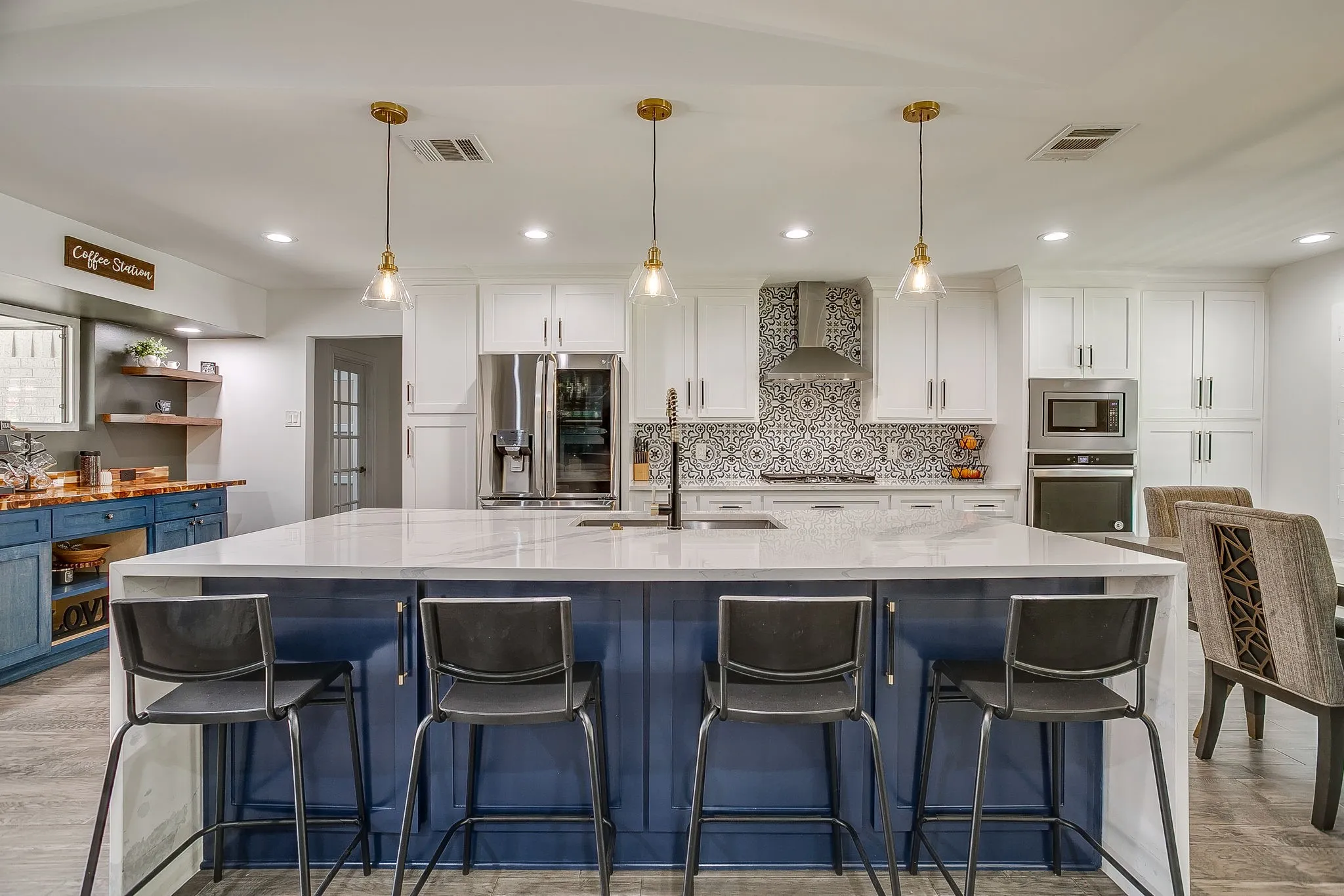 Single Family Residence For Rent in Tarrant County , 400 Glenn Drive, Hurst, Texas 76053, 3 Bedroom, 2 Bathroom, 2 Garage spaces, 2,619 Sqft, built in 1967, mls#21403950, Real Estate Agent in Hurst, Homes For Rent in Tarrant county, Homes For Rent in Hurst, Realtor in Hurst Texas, Real Estate Brokerage Independent Realty Texas, Luminita Cordes Realtor