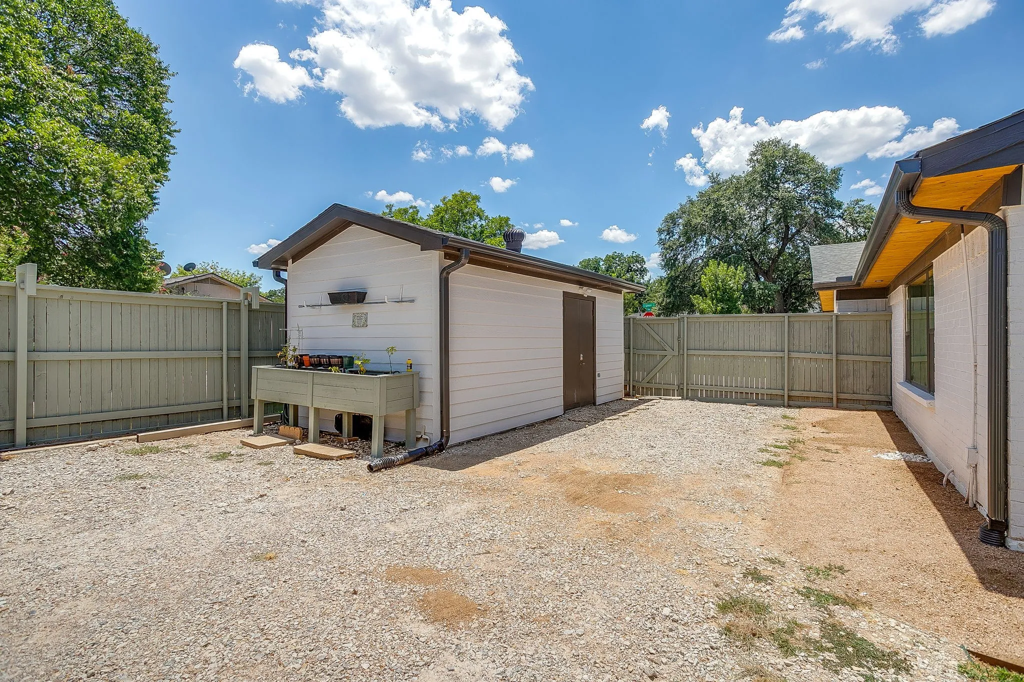 Single Family Residence For Rent in Tarrant County , 400 Glenn Drive, Hurst, Texas 76053, 3 Bedroom, 2 Bathroom, 2 Garage spaces, 2,619 Sqft, built in 1967, mls#21403950, Real Estate Agent in Hurst, Homes For Rent in Tarrant county, Homes For Rent in Hurst, Realtor in Hurst Texas, Real Estate Brokerage Independent Realty Texas, Luminita Cordes Realtor