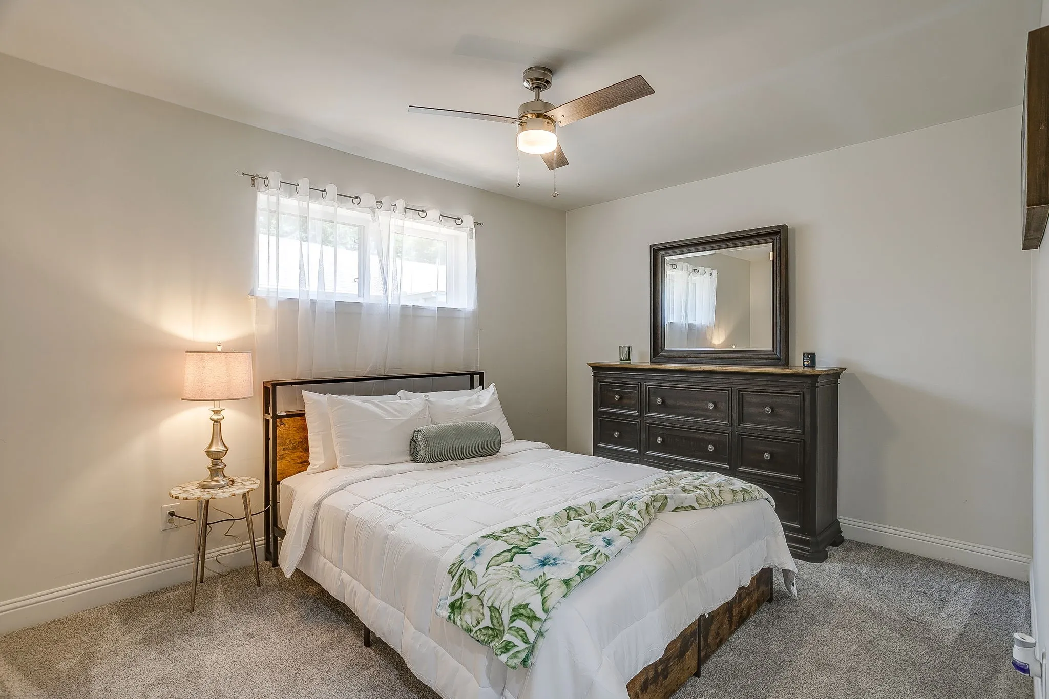 Single Family Residence For Rent in Tarrant County , 400 Glenn Drive, Hurst, Texas 76053, 3 Bedroom, 2 Bathroom, 2 Garage spaces, 2,619 Sqft, built in 1967, mls#21403950, Real Estate Agent in Hurst, Homes For Rent in Tarrant county, Homes For Rent in Hurst, Realtor in Hurst Texas, Real Estate Brokerage Independent Realty Texas, Luminita Cordes Realtor