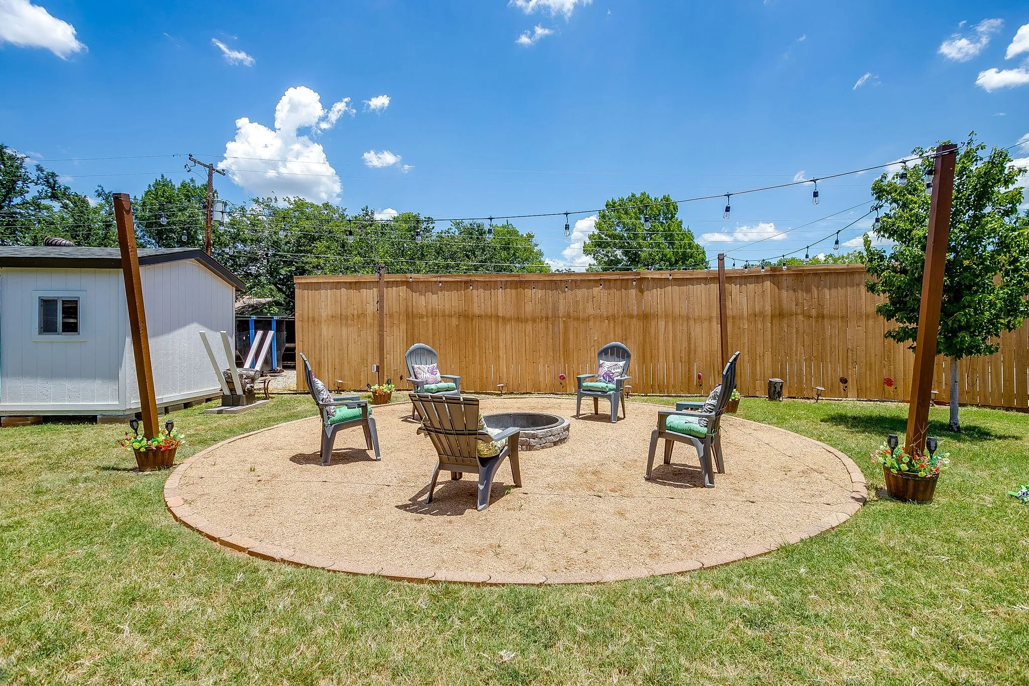 Single Family Residence For Rent in Tarrant County , 400 Glenn Drive, Hurst, Texas 76053, 3 Bedroom, 2 Bathroom, 2 Garage spaces, 2,619 Sqft, built in 1967, mls#21403950, Real Estate Agent in Hurst, Homes For Rent in Tarrant county, Homes For Rent in Hurst, Realtor in Hurst Texas, Real Estate Brokerage Independent Realty Texas, Luminita Cordes Realtor