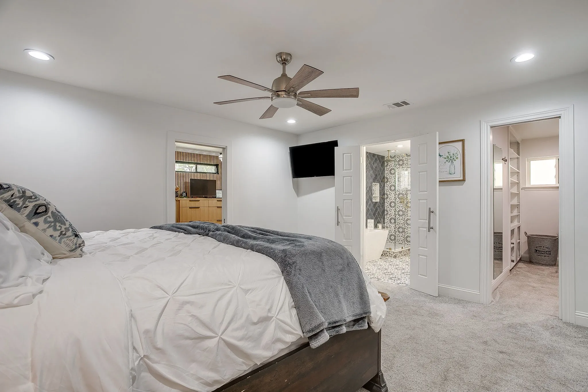Single Family Residence For Rent in Tarrant County , 400 Glenn Drive, Hurst, Texas 76053, 3 Bedroom, 2 Bathroom, 2 Garage spaces, 2,619 Sqft, built in 1967, mls#21403950, Real Estate Agent in Hurst, Homes For Rent in Tarrant county, Homes For Rent in Hurst, Realtor in Hurst Texas, Real Estate Brokerage Independent Realty Texas, Luminita Cordes Realtor