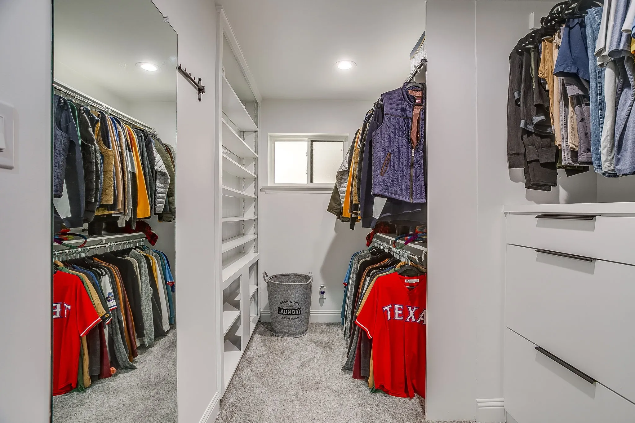 Single Family Residence For Rent in Tarrant County , 400 Glenn Drive, Hurst, Texas 76053, 3 Bedroom, 2 Bathroom, 2 Garage spaces, 2,619 Sqft, built in 1967, mls#21403950, Real Estate Agent in Hurst, Homes For Rent in Tarrant county, Homes For Rent in Hurst, Realtor in Hurst Texas, Real Estate Brokerage Independent Realty Texas, Luminita Cordes Realtor
