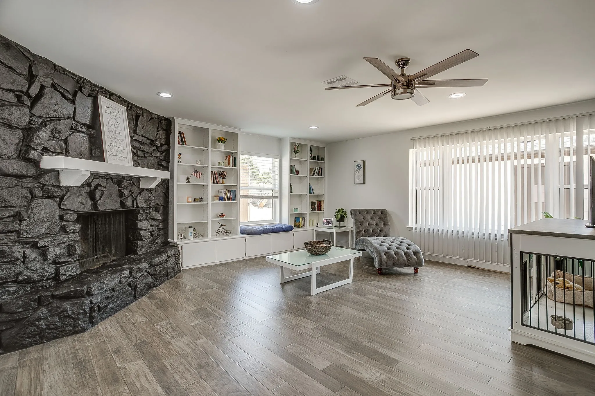 Single Family Residence For Rent in Tarrant County , 400 Glenn Drive, Hurst, Texas 76053, 3 Bedroom, 2 Bathroom, 2 Garage spaces, 2,619 Sqft, built in 1967, mls#21403950, Real Estate Agent in Hurst, Homes For Rent in Tarrant county, Homes For Rent in Hurst, Realtor in Hurst Texas, Real Estate Brokerage Independent Realty Texas, Luminita Cordes Realtor