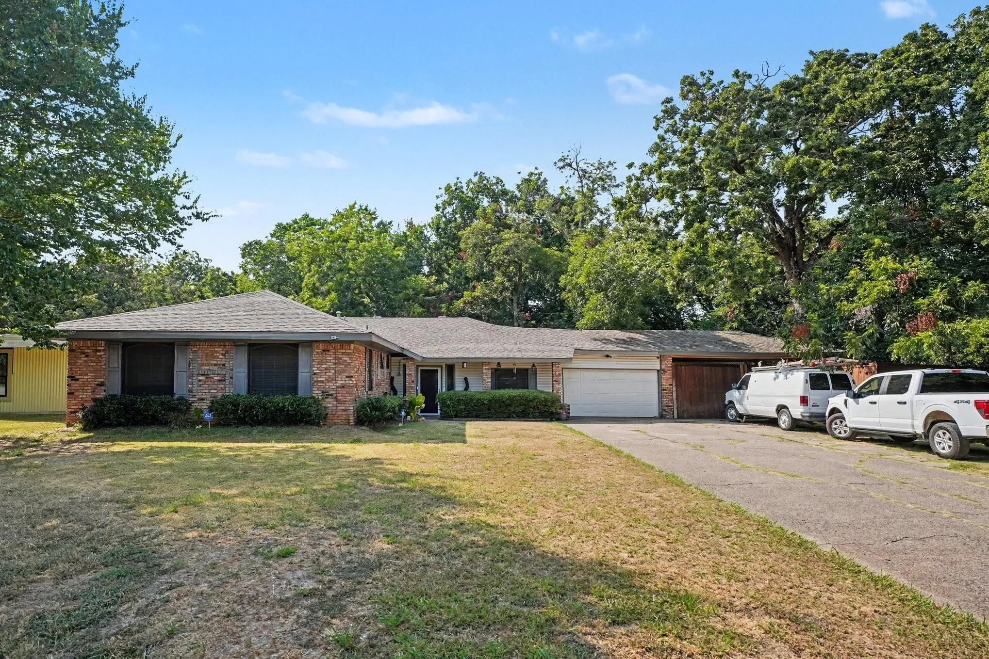 Single Family Residence For Rent in Dallas County , 737 Judy Lane, Seagoville, Texas 75159, 3 Bedroom, 2 Bathroom, 2 Garage spaces, 1,900 Sqft, built in 1955, mls#21404221, Real Estate Agent in Seagoville, Homes For Rent in Dallas county, Homes For Rent in Seagoville, Realtor in Seagoville Texas, Real Estate Brokerage Independent Realty Texas, Luminita Cordes Realtor