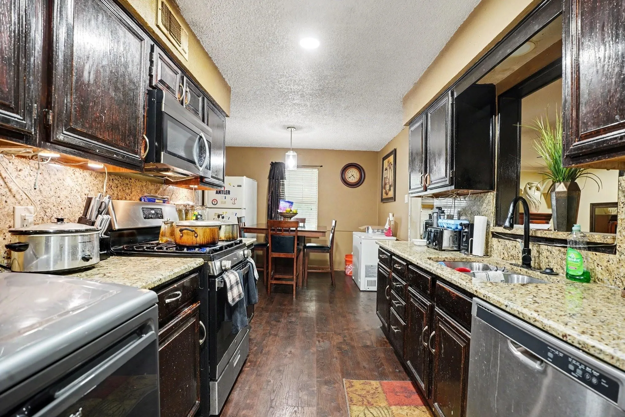 Single Family Residence For Rent in Dallas County , 737 Judy Lane, Seagoville, Texas 75159, 3 Bedroom, 2 Bathroom, 2 Garage spaces, 1,900 Sqft, built in 1955, mls#21404221, Real Estate Agent in Seagoville, Homes For Rent in Dallas county, Homes For Rent in Seagoville, Realtor in Seagoville Texas, Real Estate Brokerage Independent Realty Texas, Luminita Cordes Realtor