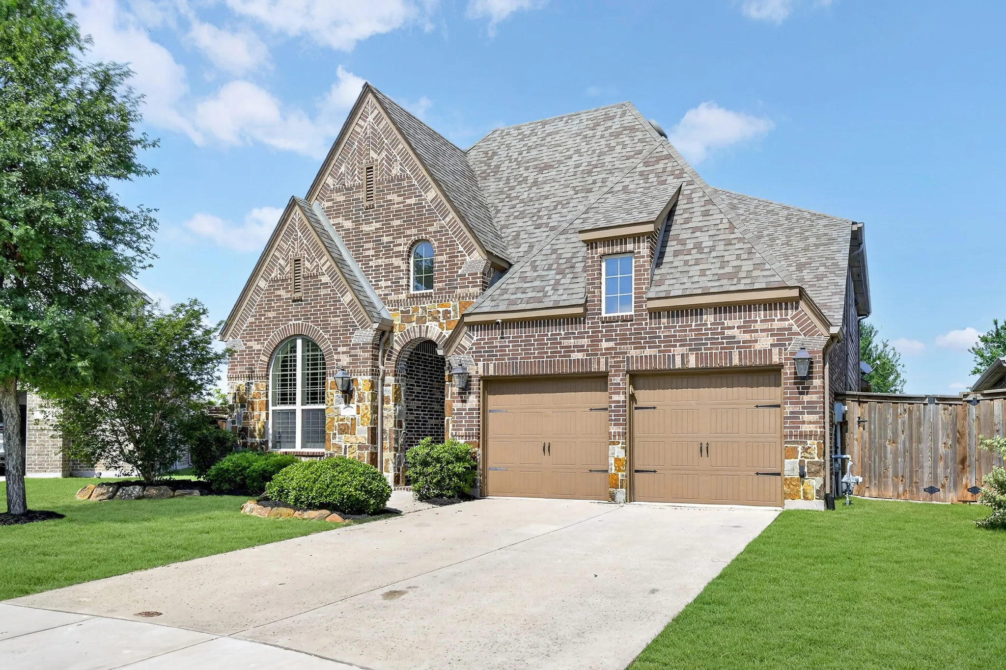 Single Family Residence For Rent in Collin County , 8032 Deep Water Cove, Mc Kinney, Texas 75071, 5 Bedroom, 5 Bathroom, 2 Garage spaces, 3,195 Sqft, built in 2017, mls#21404228, Real Estate Agent in Mc Kinney, Homes For Rent in Collin county, Homes For Rent in Mc Kinney, Realtor in Mc Kinney Texas, Real Estate Brokerage Independent Realty Texas, Luminita Cordes Realtor