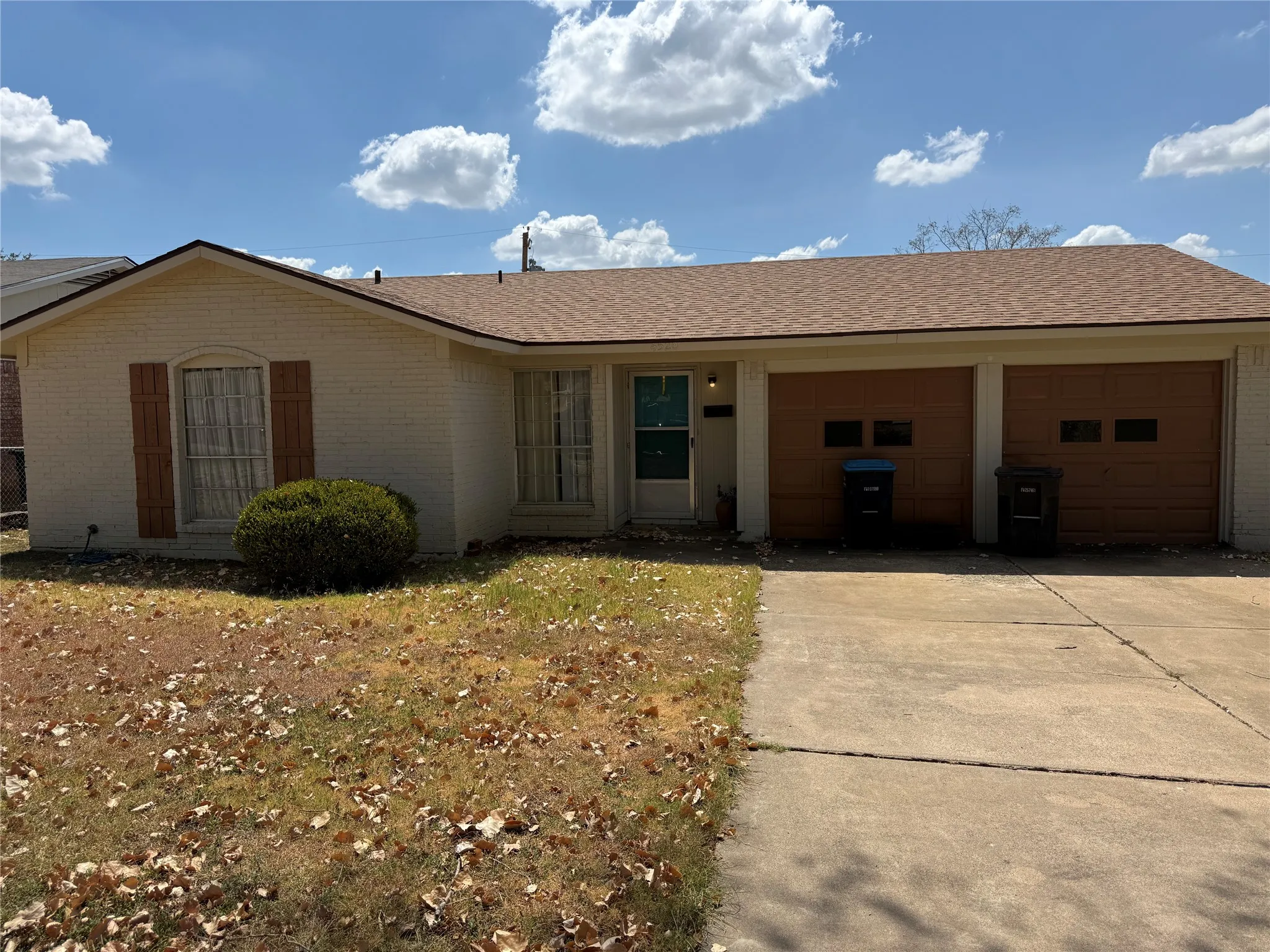 Single Family Residence For Sale in Tarrant County , 4520 Pecos Street, Fort Worth, Texas 76119, 3 Bedroom, 2 Bathroom, 2 Garage spaces, 1,051 Sqft, built in 1971, mls#21404227, Real Estate Agent in Fort Worth, Homes For Sale in Tarrant county, Homes For Sale in Fort Worth, Realtor in Fort Worth Texas, Real Estate Brokerage Independent Realty Texas, Luminita Cordes Realtor