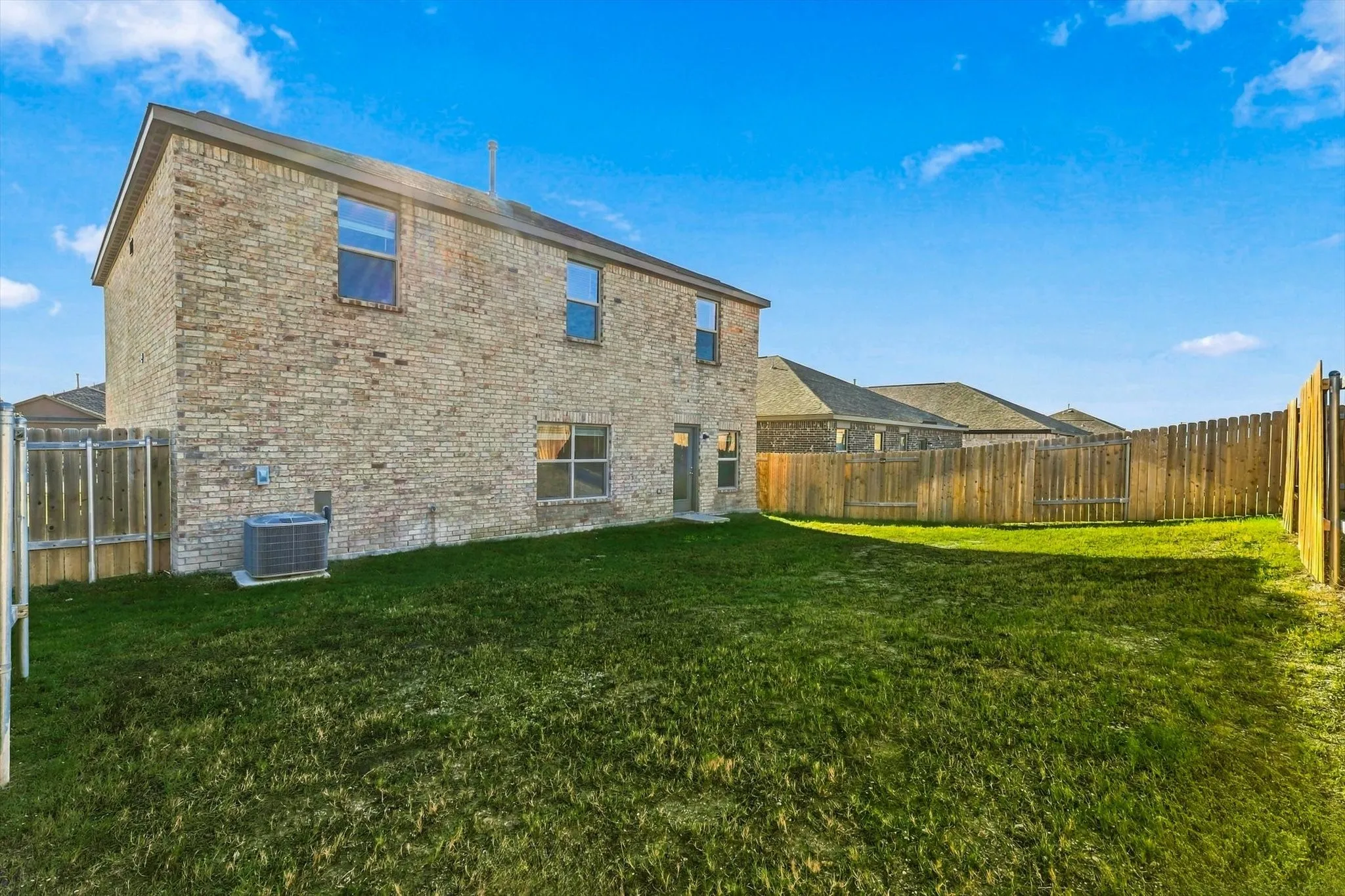 Single Family Residence For Rent in Collin County , 2029 Yarbrough Drive, Anna, Texas 75409, 4 Bedroom, 3 Bathroom, 2 Garage spaces, 2,577 Sqft, built in 2022, mls#21404231, Real Estate Agent in Anna, Homes For Rent in Collin county, Homes For Rent in Anna, Realtor in Anna Texas, Real Estate Brokerage Independent Realty Texas, Luminita Cordes Realtor