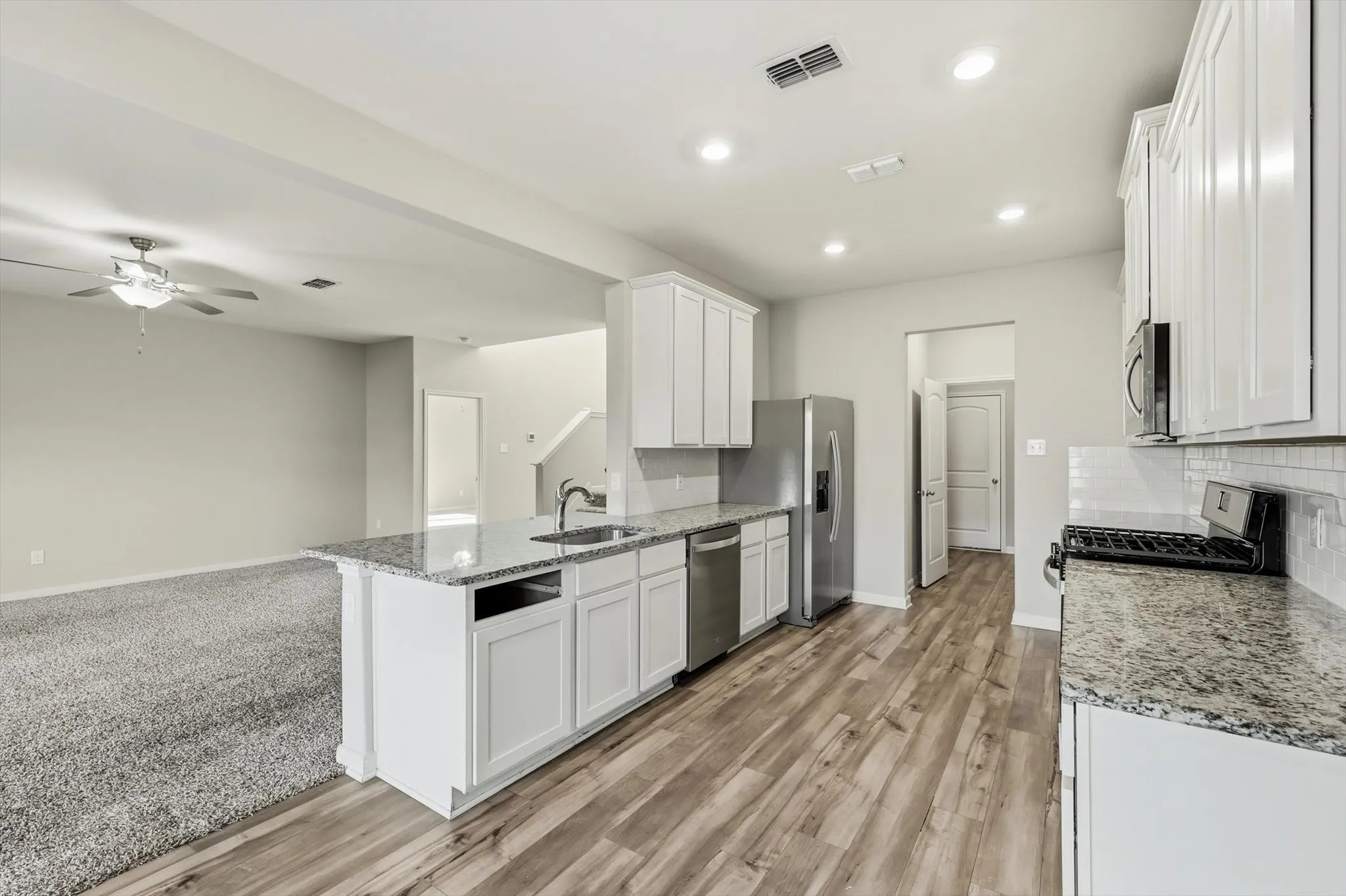 Single Family Residence For Rent in Collin County , 2029 Yarbrough Drive, Anna, Texas 75409, 4 Bedroom, 3 Bathroom, 2 Garage spaces, 2,577 Sqft, built in 2022, mls#21404231, Real Estate Agent in Anna, Homes For Rent in Collin county, Homes For Rent in Anna, Realtor in Anna Texas, Real Estate Brokerage Independent Realty Texas, Luminita Cordes Realtor
