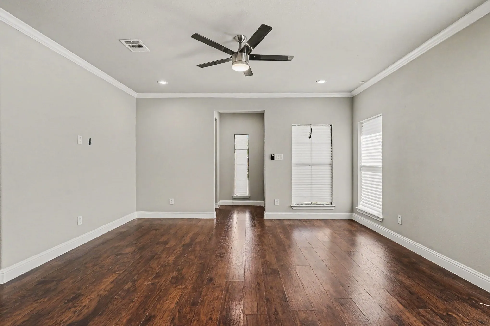Single Family Residence For Sale in Dallas County , 4221 Cardinal Drive, Dallas, Texas 75216, 4 Bedroom, 2 Bathroom, 2 Garage spaces, 1,740 Sqft, built in 2021, mls#21401864, Real Estate Agent in Dallas, Homes For Sale in Dallas county, Homes For Sale in Dallas, Realtor in Dallas Texas, Real Estate Brokerage Independent Realty Texas, Luminita Cordes Realtor