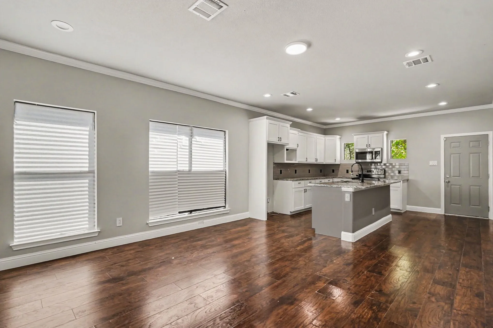 Single Family Residence For Sale in Dallas County , 4221 Cardinal Drive, Dallas, Texas 75216, 4 Bedroom, 2 Bathroom, 2 Garage spaces, 1,740 Sqft, built in 2021, mls#21401864, Real Estate Agent in Dallas, Homes For Sale in Dallas county, Homes For Sale in Dallas, Realtor in Dallas Texas, Real Estate Brokerage Independent Realty Texas, Luminita Cordes Realtor