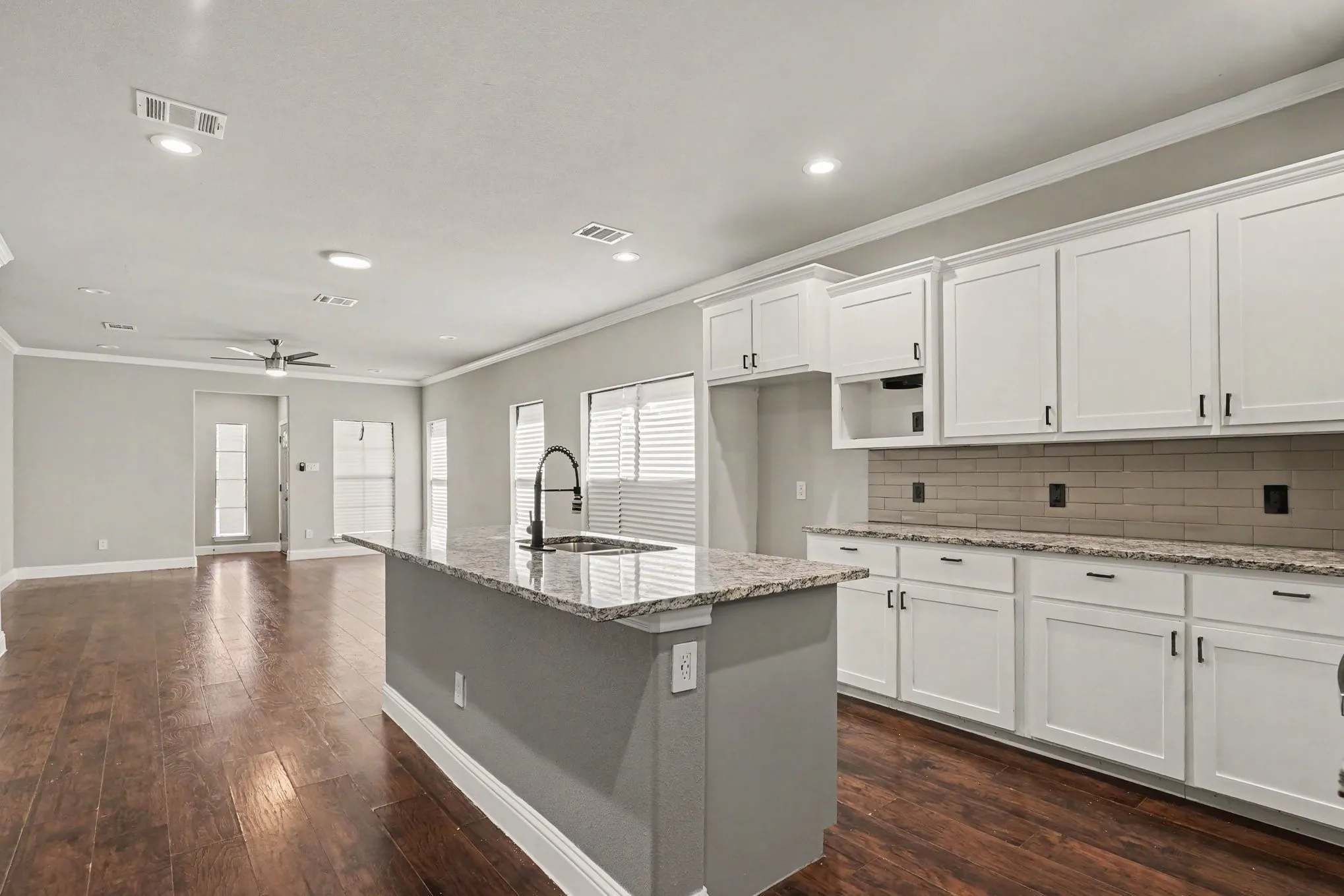 Single Family Residence For Sale in Dallas County , 4221 Cardinal Drive, Dallas, Texas 75216, 4 Bedroom, 2 Bathroom, 2 Garage spaces, 1,740 Sqft, built in 2021, mls#21401864, Real Estate Agent in Dallas, Homes For Sale in Dallas county, Homes For Sale in Dallas, Realtor in Dallas Texas, Real Estate Brokerage Independent Realty Texas, Luminita Cordes Realtor