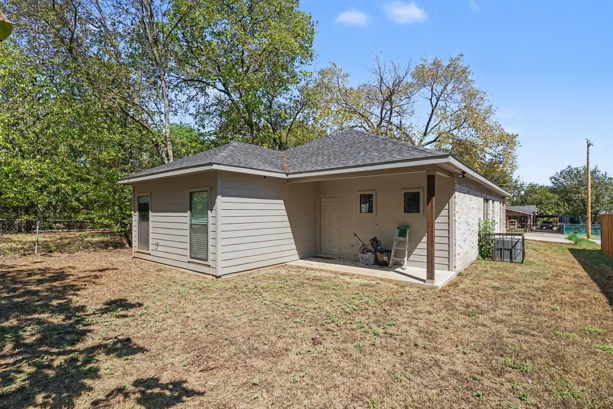 Single Family Residence For Sale in Dallas County , 4221 Cardinal Drive, Dallas, Texas 75216, 4 Bedroom, 2 Bathroom, 2 Garage spaces, 1,740 Sqft, built in 2021, mls#21401864, Real Estate Agent in Dallas, Homes For Sale in Dallas county, Homes For Sale in Dallas, Realtor in Dallas Texas, Real Estate Brokerage Independent Realty Texas, Luminita Cordes Realtor