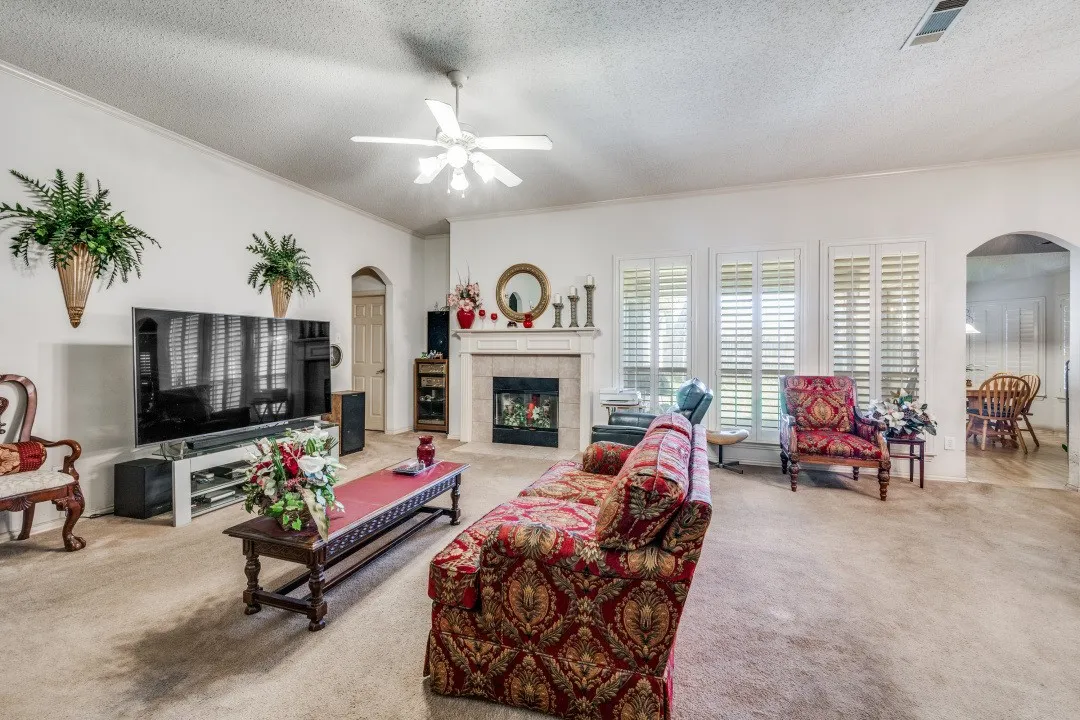 Single Family Residence For Sale in Tarrant County , 1606 Cancun Drive, Mansfield, Texas 76063, 4 Bedroom, 2 Bathroom, 2 Garage spaces, 1,980 Sqft, built in 2002, mls#21404236, Real Estate Agent in Mansfield, Homes For Sale in Tarrant county, Homes For Sale in Mansfield, Realtor in Mansfield Texas, Real Estate Brokerage Independent Realty Texas, Luminita Cordes Realtor