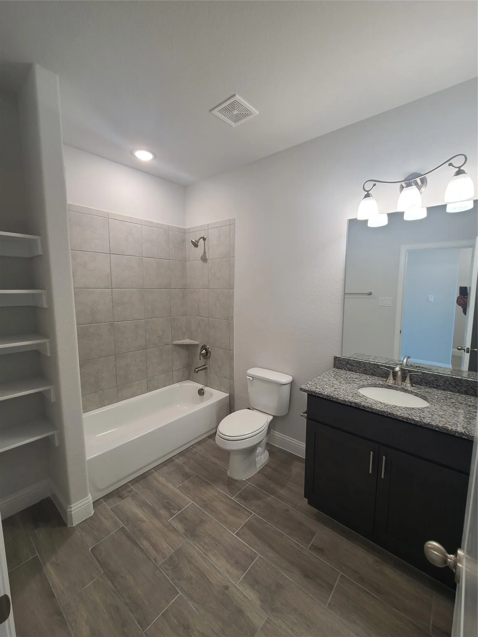 Single Family Residence For Rent in Denton County , 525 Hillcrest Circle, Justin, Texas 76247, 4 Bedroom, 3 Bathroom, 2 Garage spaces, 2,215 Sqft, built in 2022, mls#21404239, Real Estate Agent in Justin, Homes For Rent in Denton county, Homes For Rent in Justin, Realtor in Justin Texas, Real Estate Brokerage Independent Realty Texas, Luminita Cordes Realtor