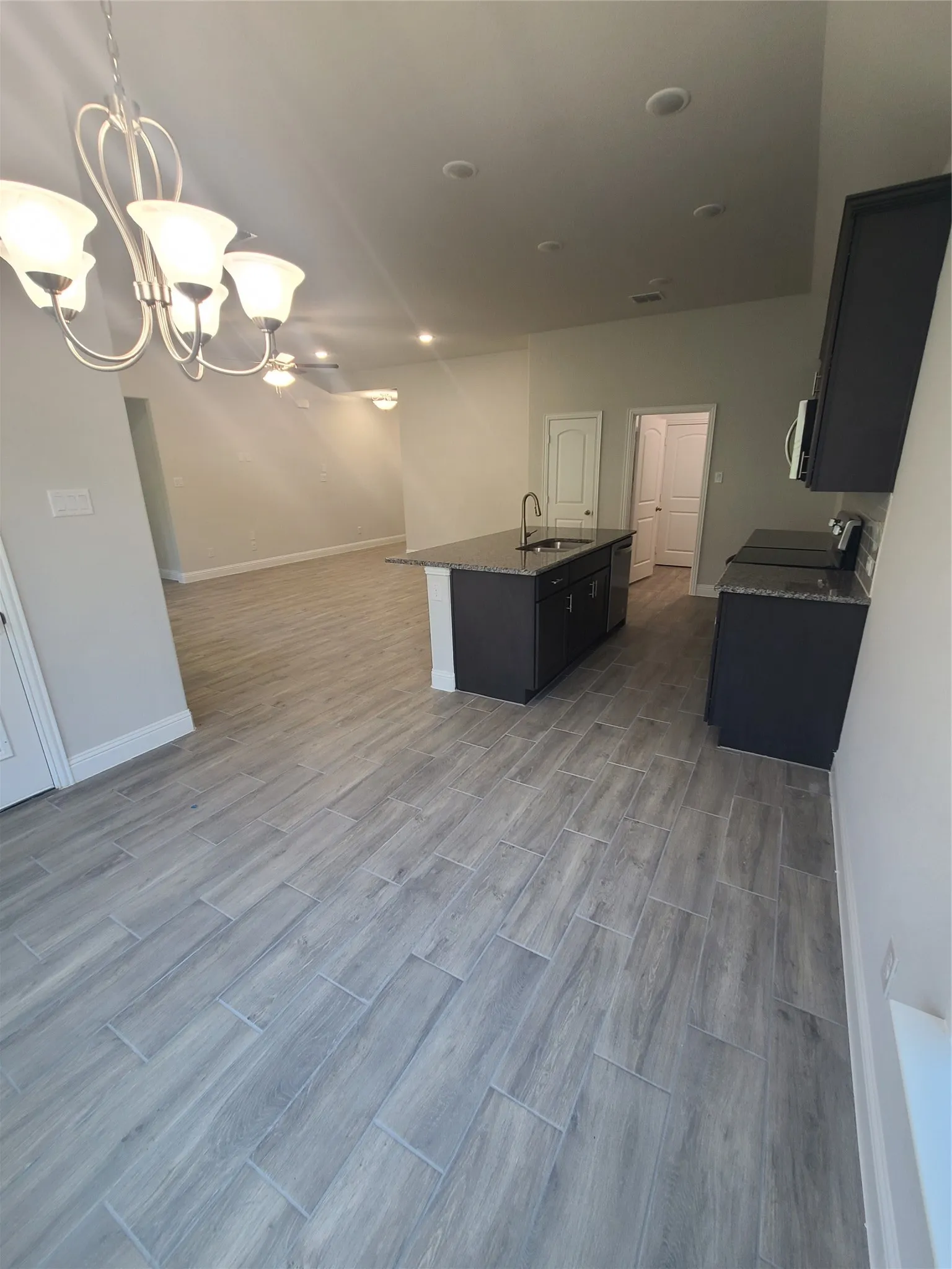 Single Family Residence For Rent in Denton County , 525 Hillcrest Circle, Justin, Texas 76247, 4 Bedroom, 3 Bathroom, 2 Garage spaces, 2,215 Sqft, built in 2022, mls#21404239, Real Estate Agent in Justin, Homes For Rent in Denton county, Homes For Rent in Justin, Realtor in Justin Texas, Real Estate Brokerage Independent Realty Texas, Luminita Cordes Realtor
