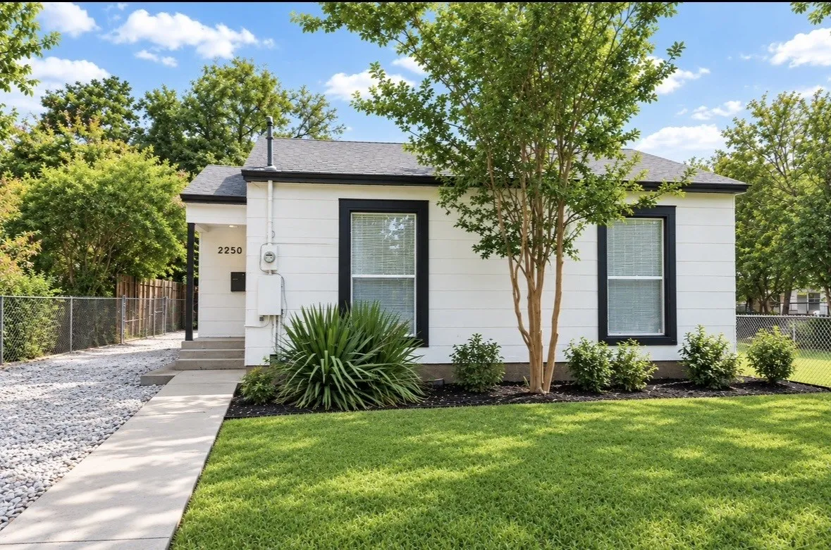 Single Family Residence For Rent in Dallas County , 2250 Mail Avenue, Dallas, Texas 75235, 2 Bedroom, 1 Bathroom, Garage spaces, 852 Sqft, built in 1951, mls#21398771, Real Estate Agent in Dallas, Homes For Rent in Dallas county, Homes For Rent in Dallas, Realtor in Dallas Texas, Real Estate Brokerage Independent Realty Texas, Luminita Cordes Realtor