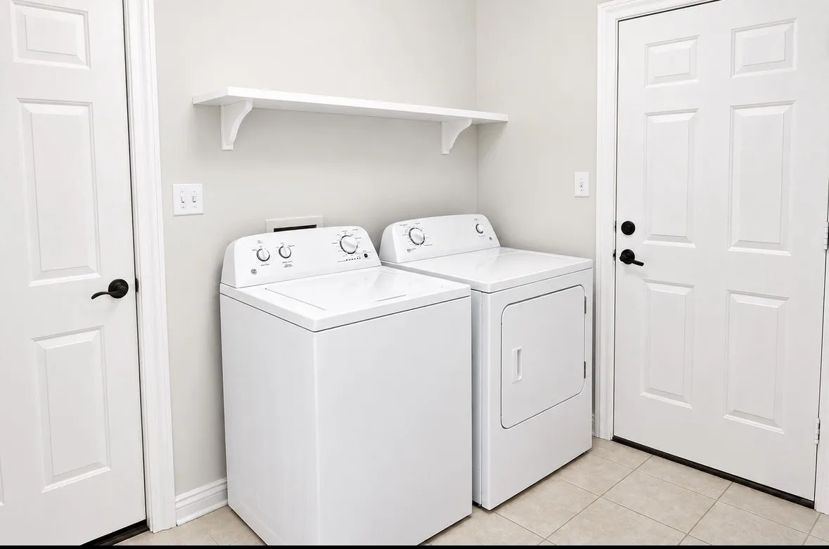 Single Family Residence For Rent in Dallas County , 2250 Mail Avenue, Dallas, Texas 75235, 2 Bedroom, 1 Bathroom, Garage spaces, 852 Sqft, built in 1951, mls#21398771, Real Estate Agent in Dallas, Homes For Rent in Dallas county, Homes For Rent in Dallas, Realtor in Dallas Texas, Real Estate Brokerage Independent Realty Texas, Luminita Cordes Realtor