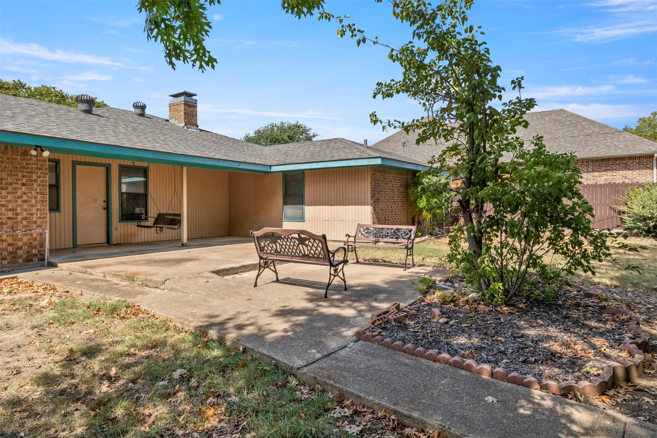 Single Family Residence For Sale in Ellis County , 500 Sunflower Street, Red Oak, Texas 75154, 4 Bedroom, 2 Bathroom, 2 Garage spaces, 1,561 Sqft, built in 1985, mls#21404240, Real Estate Agent in Red Oak, Homes For Sale in Ellis county, Homes For Sale in Red Oak, Realtor in Red Oak Texas, Real Estate Brokerage Independent Realty Texas, Luminita Cordes Realtor