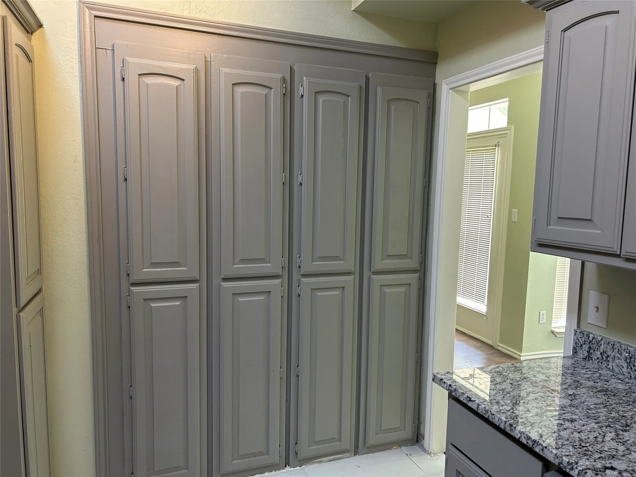 Plenty of storage in the kitchen.
