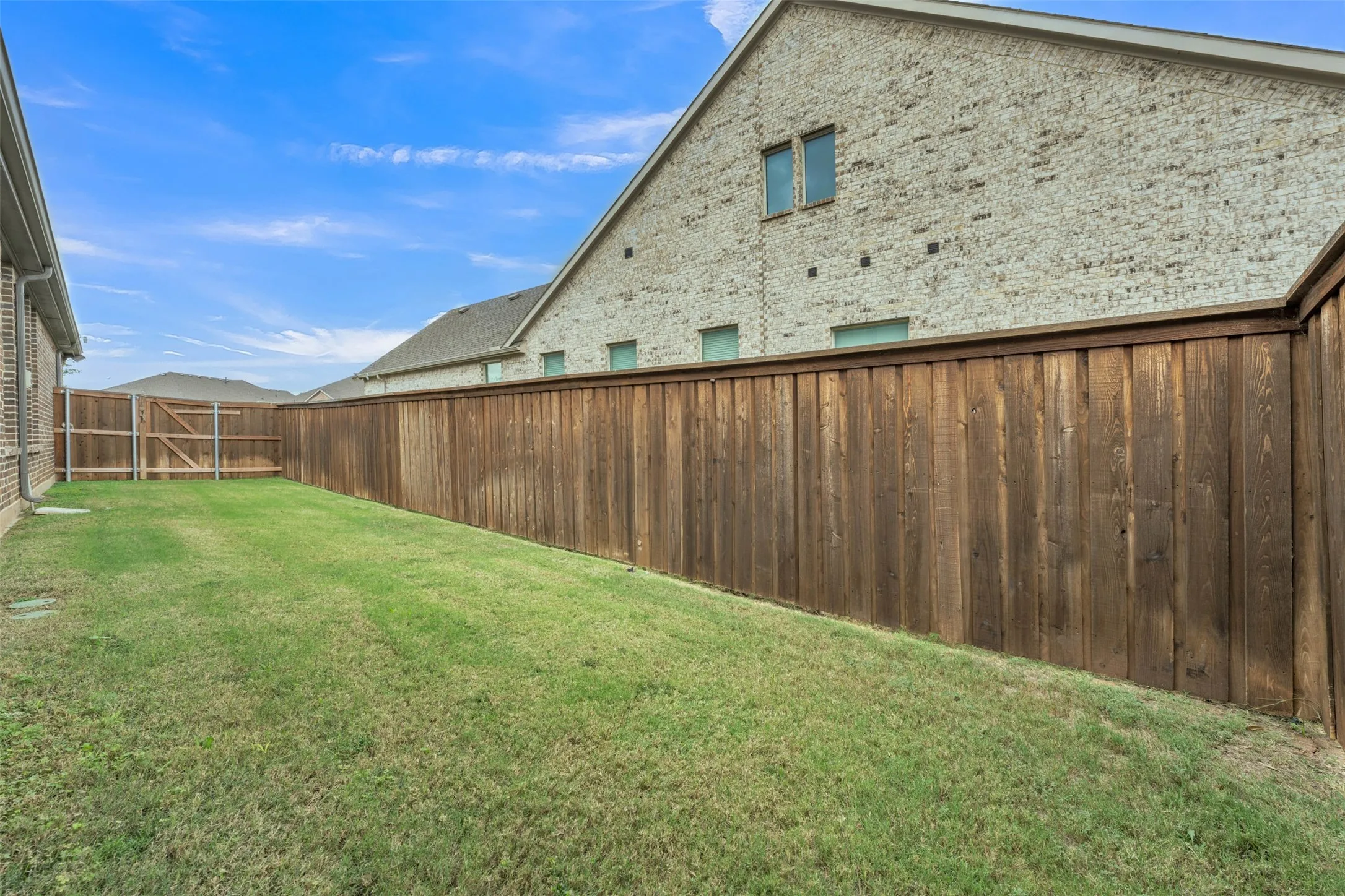 Single Family Residence For Sale in Johnson County , 1802 Southpointe Xing, Mansfield, Texas 76063, 5 Bedroom, 5 Bathroom, 3 Garage spaces, 3,746 Sqft, built in 2022, mls#21402815, Real Estate Agent in Mansfield, Homes For Sale in Johnson county, Homes For Sale in Mansfield, Realtor in Mansfield Texas, Real Estate Brokerage Independent Realty Texas, Luminita Cordes Realtor