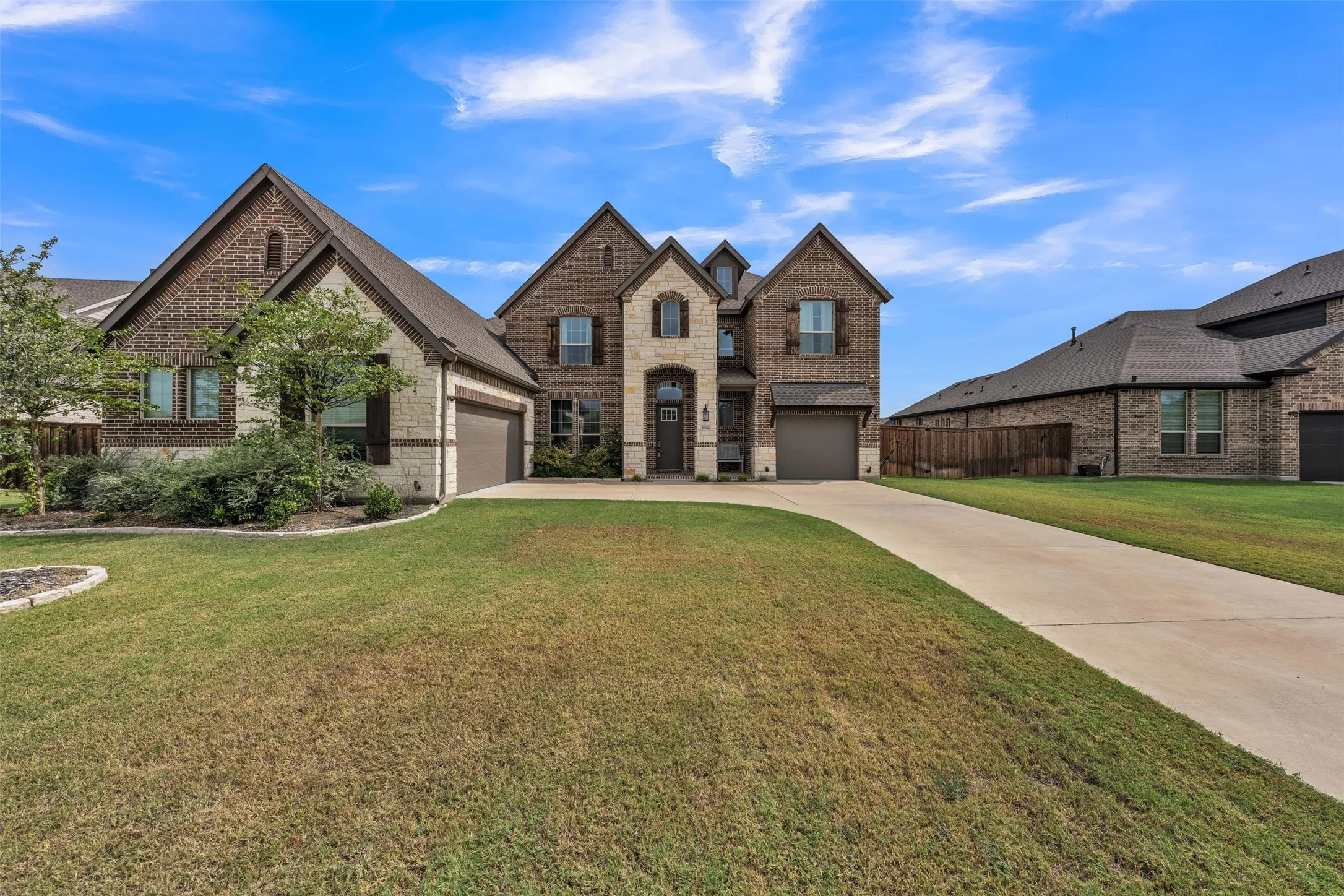 Single Family Residence For Sale in Johnson County , 1802 Southpointe Xing, Mansfield, Texas 76063, 5 Bedroom, 5 Bathroom, 3 Garage spaces, 3,746 Sqft, built in 2022, mls#21402815, Real Estate Agent in Mansfield, Homes For Sale in Johnson county, Homes For Sale in Mansfield, Realtor in Mansfield Texas, Real Estate Brokerage Independent Realty Texas, Luminita Cordes Realtor