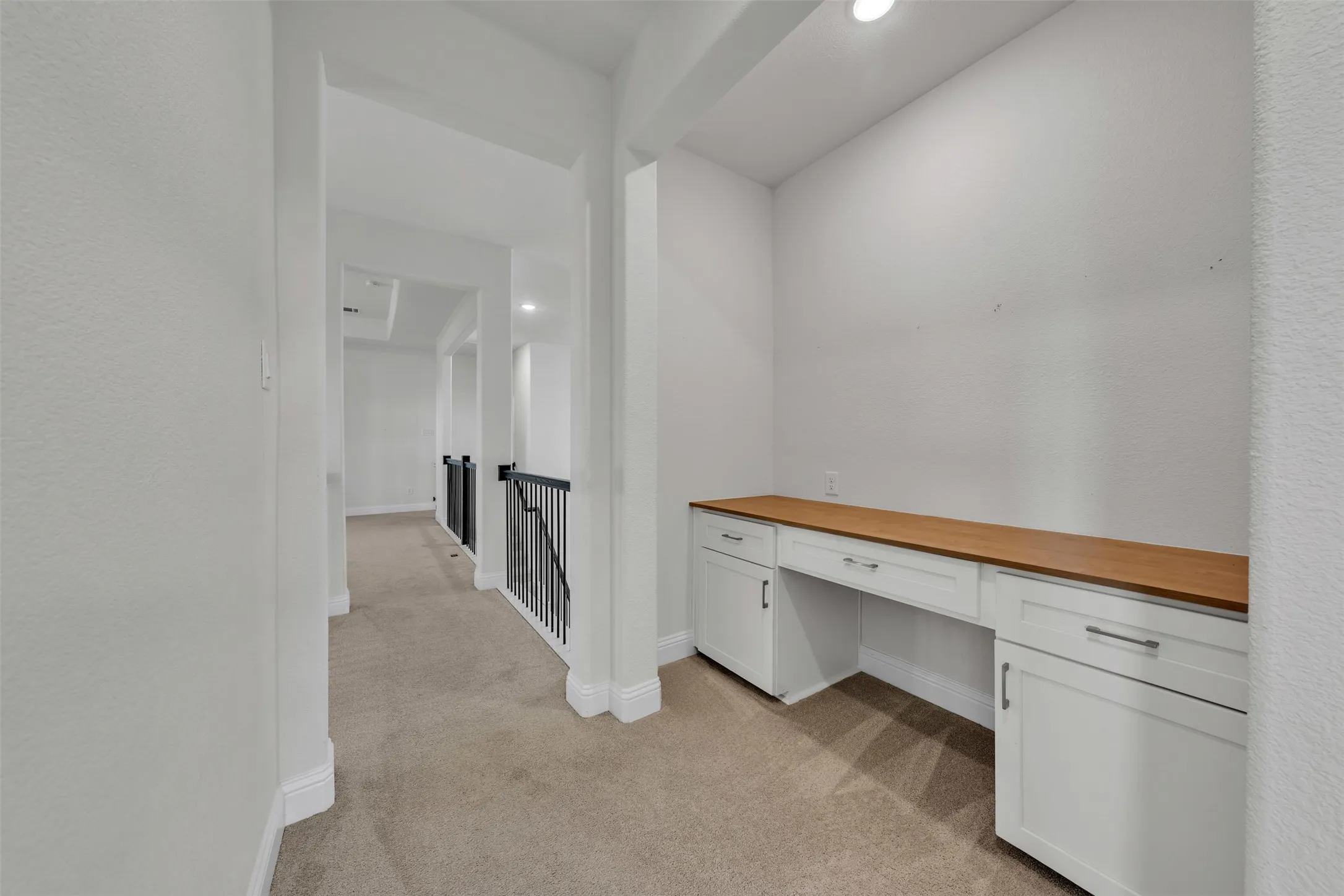 Single Family Residence For Sale in Johnson County , 1802 Southpointe Xing, Mansfield, Texas 76063, 5 Bedroom, 5 Bathroom, 3 Garage spaces, 3,746 Sqft, built in 2022, mls#21402815, Real Estate Agent in Mansfield, Homes For Sale in Johnson county, Homes For Sale in Mansfield, Realtor in Mansfield Texas, Real Estate Brokerage Independent Realty Texas, Luminita Cordes Realtor