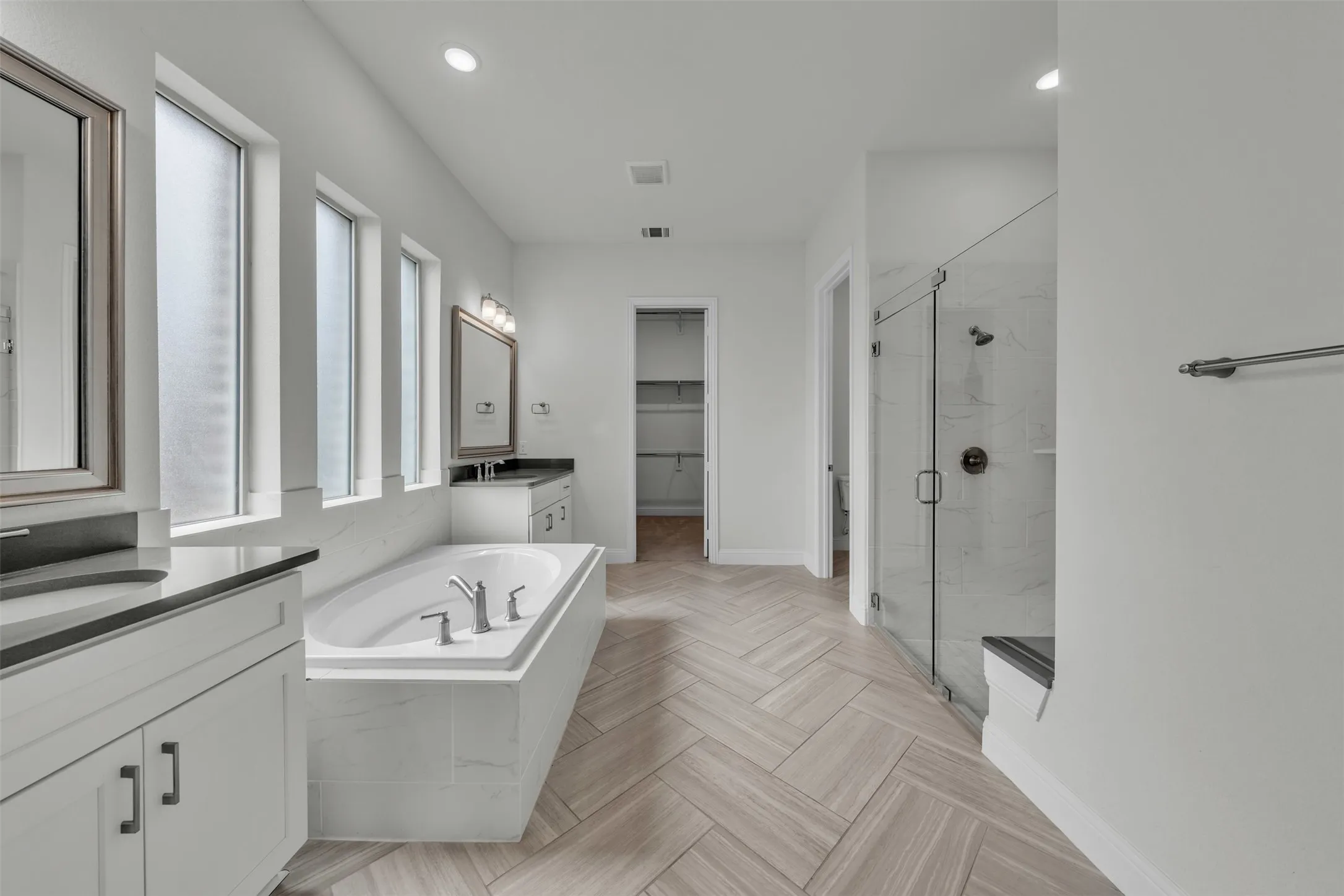 Single Family Residence For Sale in Johnson County , 1802 Southpointe Xing, Mansfield, Texas 76063, 5 Bedroom, 5 Bathroom, 3 Garage spaces, 3,746 Sqft, built in 2022, mls#21402815, Real Estate Agent in Mansfield, Homes For Sale in Johnson county, Homes For Sale in Mansfield, Realtor in Mansfield Texas, Real Estate Brokerage Independent Realty Texas, Luminita Cordes Realtor