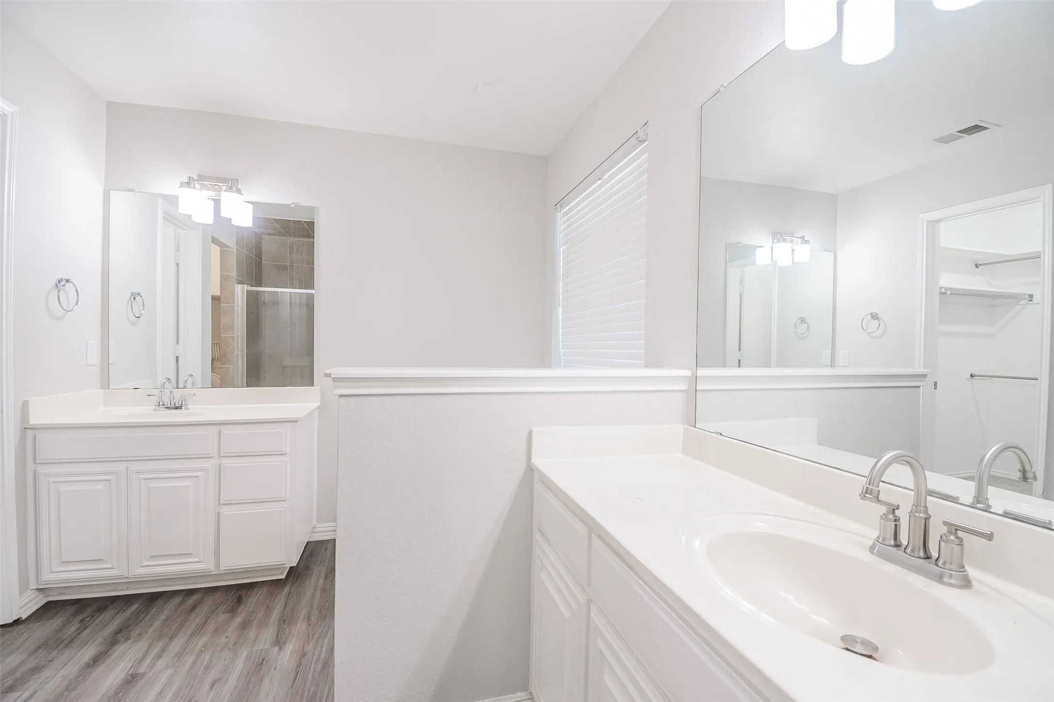 Single Family Residence For Rent in Tarrant County , 633 Dover Heights Trail, Mansfield, Texas 76063, 3 Bedroom, 2 Bathroom, 2 Garage spaces, 1,854 Sqft, built in 2002, mls#21404243, Real Estate Agent in Mansfield, Homes For Rent in Tarrant county, Homes For Rent in Mansfield, Realtor in Mansfield Texas, Real Estate Brokerage Independent Realty Texas, Luminita Cordes Realtor