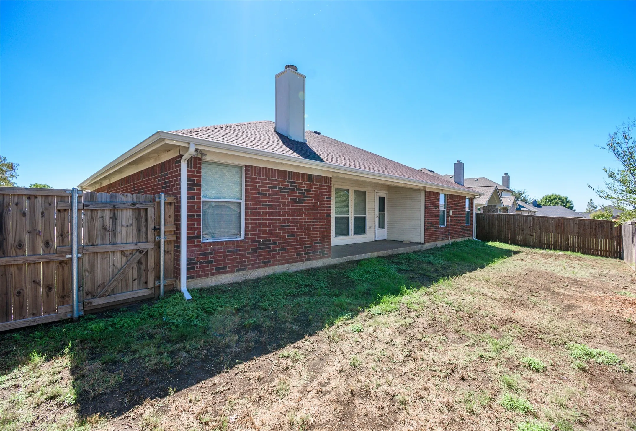 Single Family Residence For Rent in Tarrant County , 633 Dover Heights Trail, Mansfield, Texas 76063, 3 Bedroom, 2 Bathroom, 2 Garage spaces, 1,854 Sqft, built in 2002, mls#21404243, Real Estate Agent in Mansfield, Homes For Rent in Tarrant county, Homes For Rent in Mansfield, Realtor in Mansfield Texas, Real Estate Brokerage Independent Realty Texas, Luminita Cordes Realtor