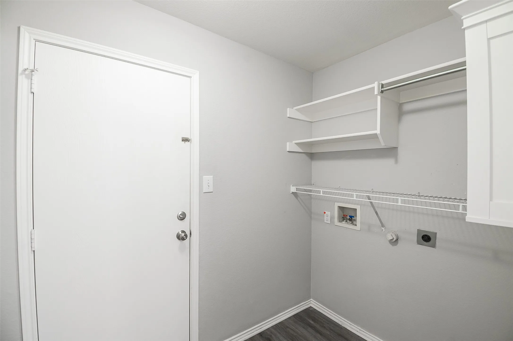 Single Family Residence For Rent in Tarrant County , 633 Dover Heights Trail, Mansfield, Texas 76063, 3 Bedroom, 2 Bathroom, 2 Garage spaces, 1,854 Sqft, built in 2002, mls#21404243, Real Estate Agent in Mansfield, Homes For Rent in Tarrant county, Homes For Rent in Mansfield, Realtor in Mansfield Texas, Real Estate Brokerage Independent Realty Texas, Luminita Cordes Realtor