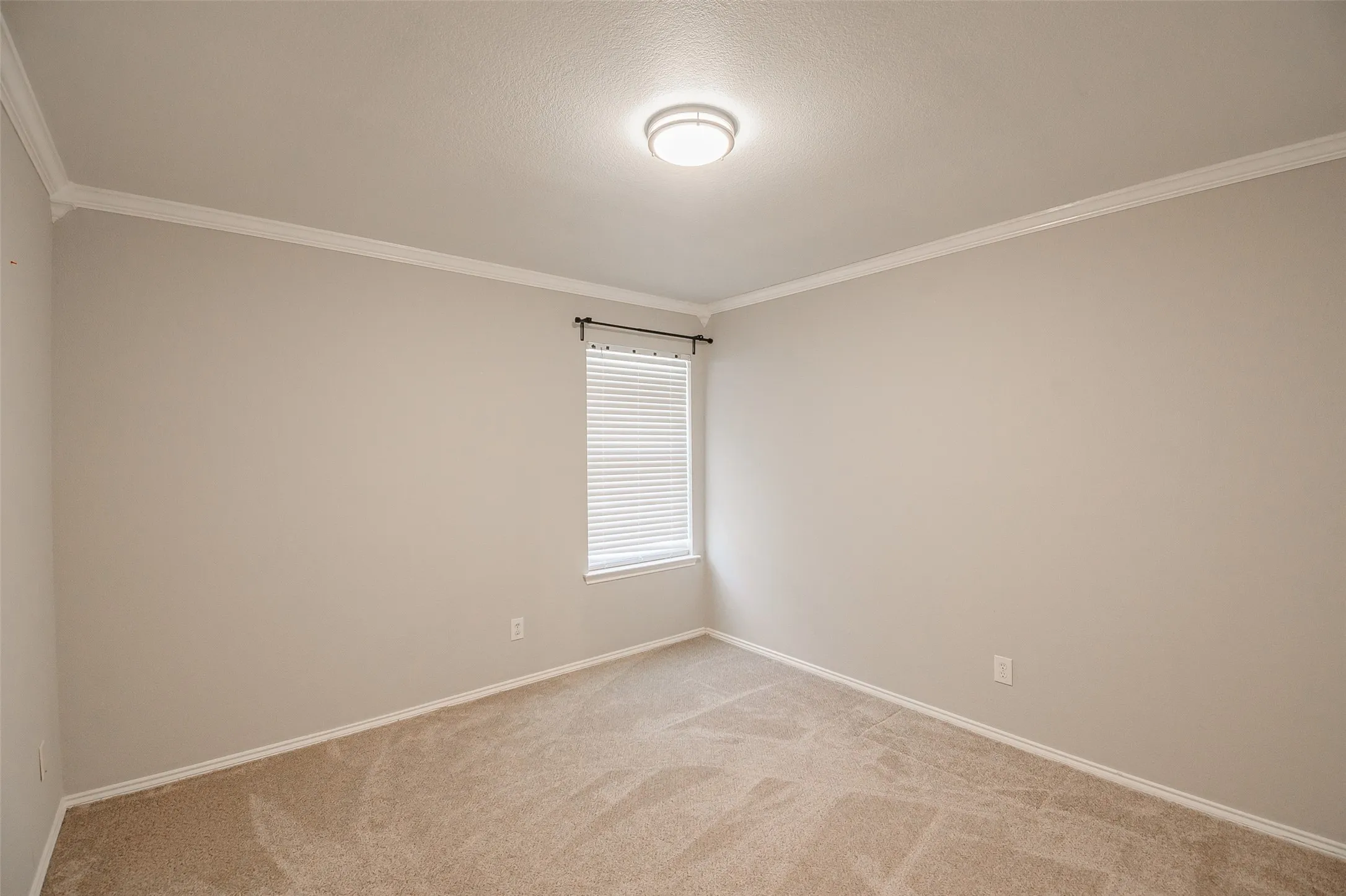 Single Family Residence For Rent in Tarrant County , 633 Dover Heights Trail, Mansfield, Texas 76063, 3 Bedroom, 2 Bathroom, 2 Garage spaces, 1,854 Sqft, built in 2002, mls#21404243, Real Estate Agent in Mansfield, Homes For Rent in Tarrant county, Homes For Rent in Mansfield, Realtor in Mansfield Texas, Real Estate Brokerage Independent Realty Texas, Luminita Cordes Realtor