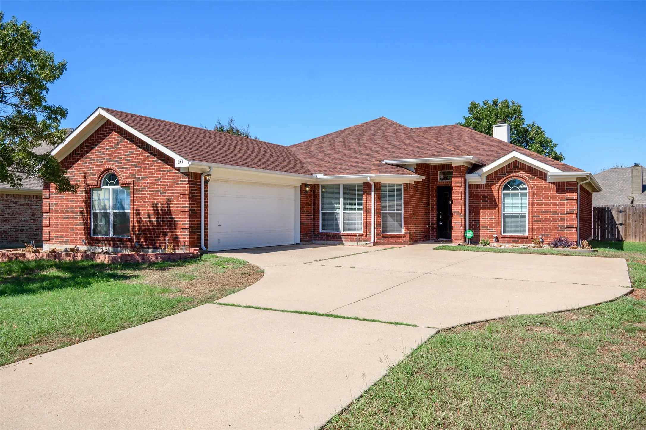 Single Family Residence For Rent in Tarrant County , 633 Dover Heights Trail, Mansfield, Texas 76063, 3 Bedroom, 2 Bathroom, 2 Garage spaces, 1,854 Sqft, built in 2002, mls#21404243, Real Estate Agent in Mansfield, Homes For Rent in Tarrant county, Homes For Rent in Mansfield, Realtor in Mansfield Texas, Real Estate Brokerage Independent Realty Texas, Luminita Cordes Realtor