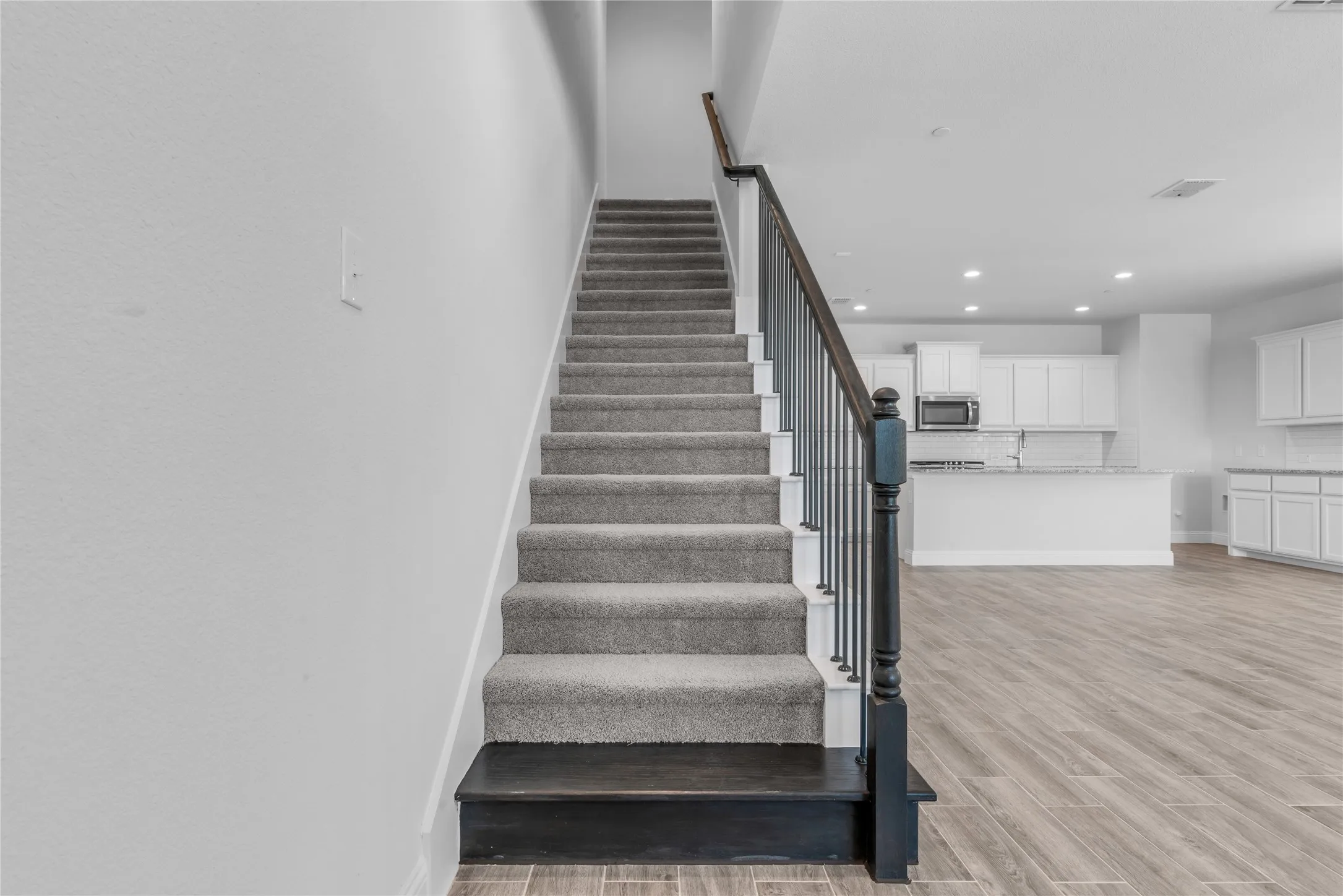 Single Family Residence For Rent in Tarrant County , 6813 Andrew Drive, North Richland Hills, Texas 76180, 3 Bedroom, 3 Bathroom, 2 Garage spaces, 2,100 Sqft, built in 2022, mls#21404241, Real Estate Agent in North Richland Hills, Homes For Rent in Tarrant county, Homes For Rent in North Richland Hills, Realtor in North Richland Hills Texas, Real Estate Brokerage Independent Realty Texas, Luminita Cordes Realtor