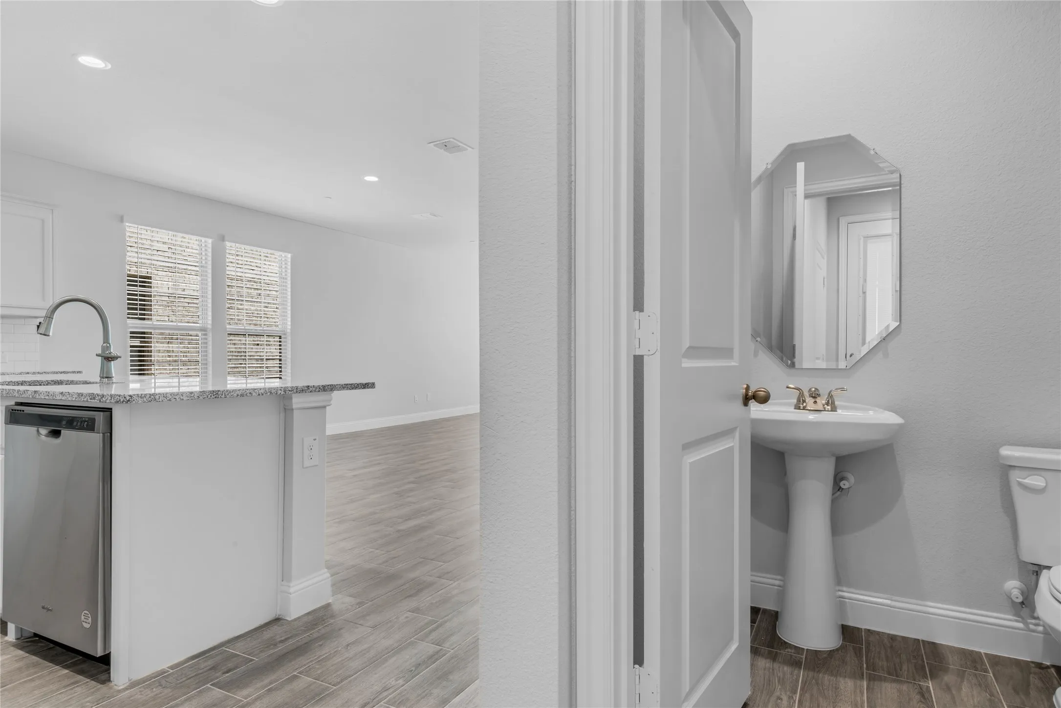 Single Family Residence For Rent in Tarrant County , 6813 Andrew Drive, North Richland Hills, Texas 76180, 3 Bedroom, 3 Bathroom, 2 Garage spaces, 2,100 Sqft, built in 2022, mls#21404241, Real Estate Agent in North Richland Hills, Homes For Rent in Tarrant county, Homes For Rent in North Richland Hills, Realtor in North Richland Hills Texas, Real Estate Brokerage Independent Realty Texas, Luminita Cordes Realtor