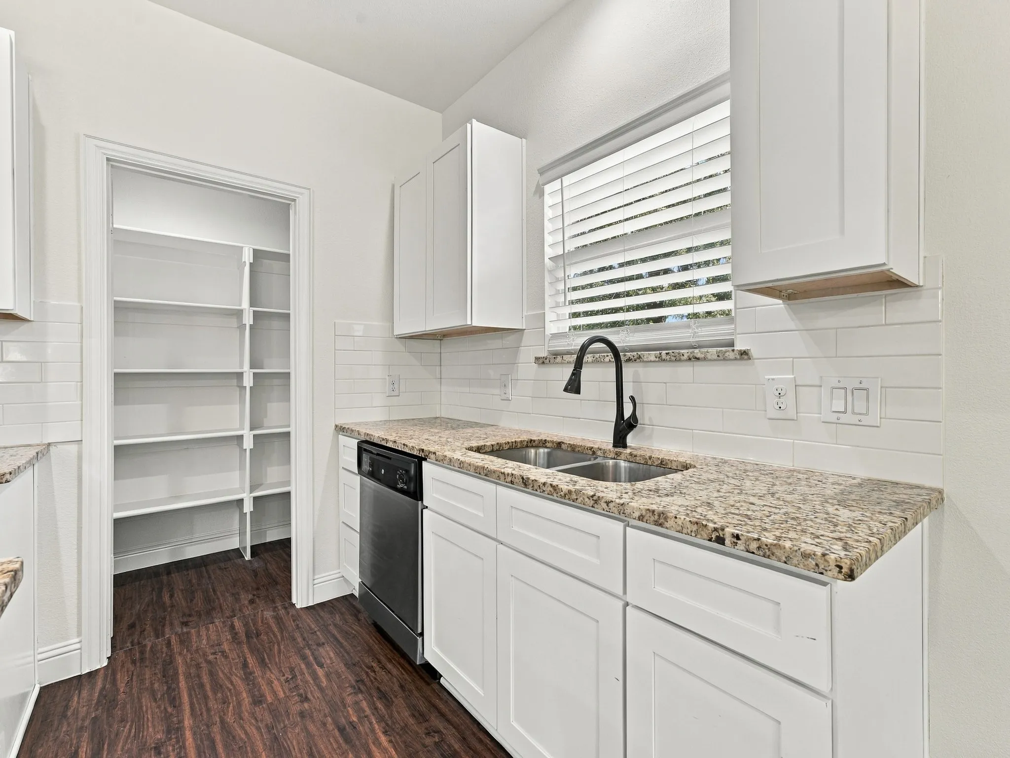 Single Family Residence For Sale in Wise County , 706 Port O Call Drive, Runaway Bay, Texas 76426, 3 Bedroom, 2 Bathroom, 2 Garage spaces, 1,596 Sqft, built in 2020, mls#21404187, Real Estate Agent in Runaway Bay, Homes For Sale in Wise county, Homes For Sale in Runaway Bay, Realtor in Runaway Bay Texas, Real Estate Brokerage Independent Realty Texas, Luminita Cordes Realtor