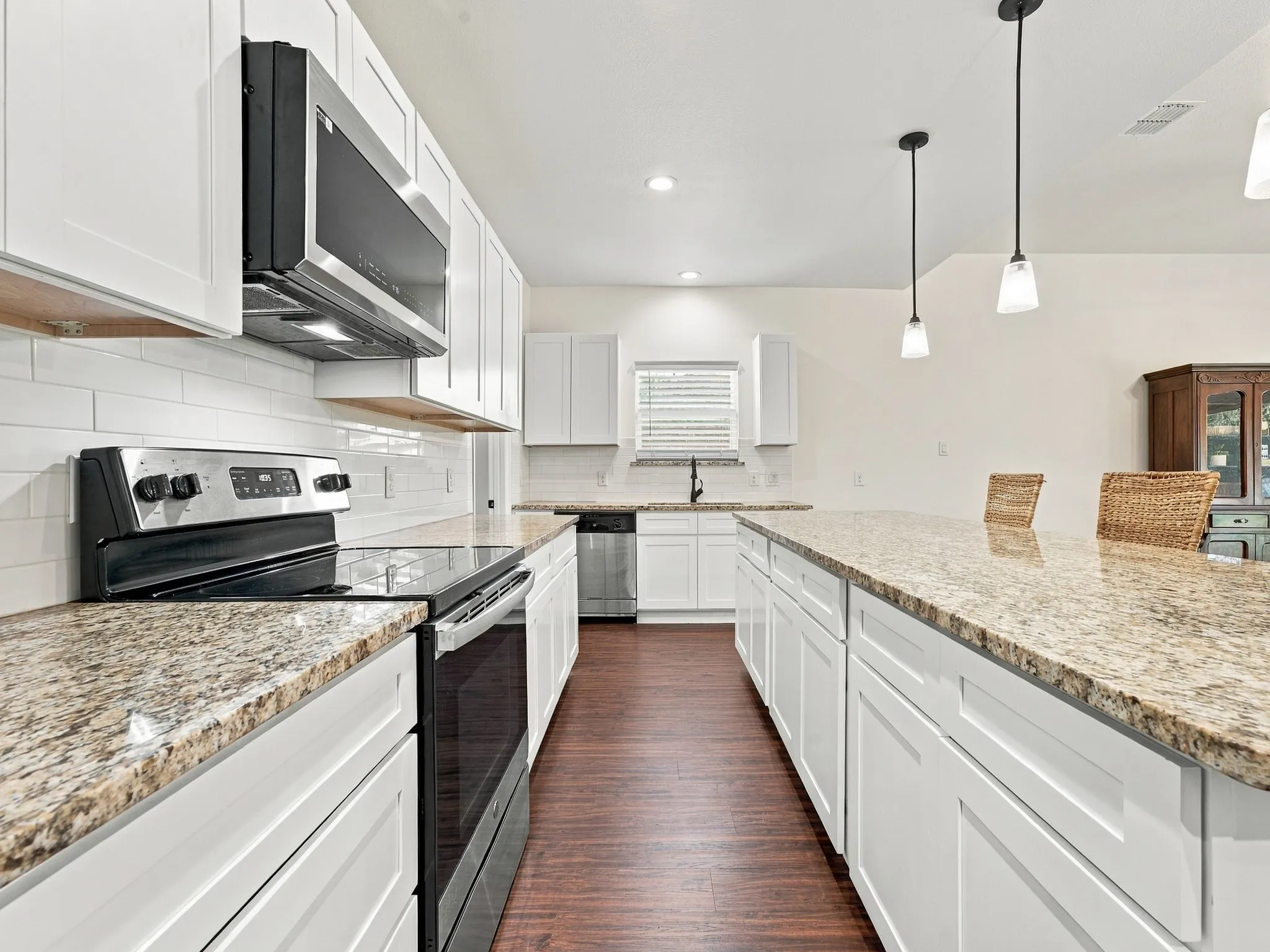 Single Family Residence For Sale in Wise County , 706 Port O Call Drive, Runaway Bay, Texas 76426, 3 Bedroom, 2 Bathroom, 2 Garage spaces, 1,596 Sqft, built in 2020, mls#21404187, Real Estate Agent in Runaway Bay, Homes For Sale in Wise county, Homes For Sale in Runaway Bay, Realtor in Runaway Bay Texas, Real Estate Brokerage Independent Realty Texas, Luminita Cordes Realtor