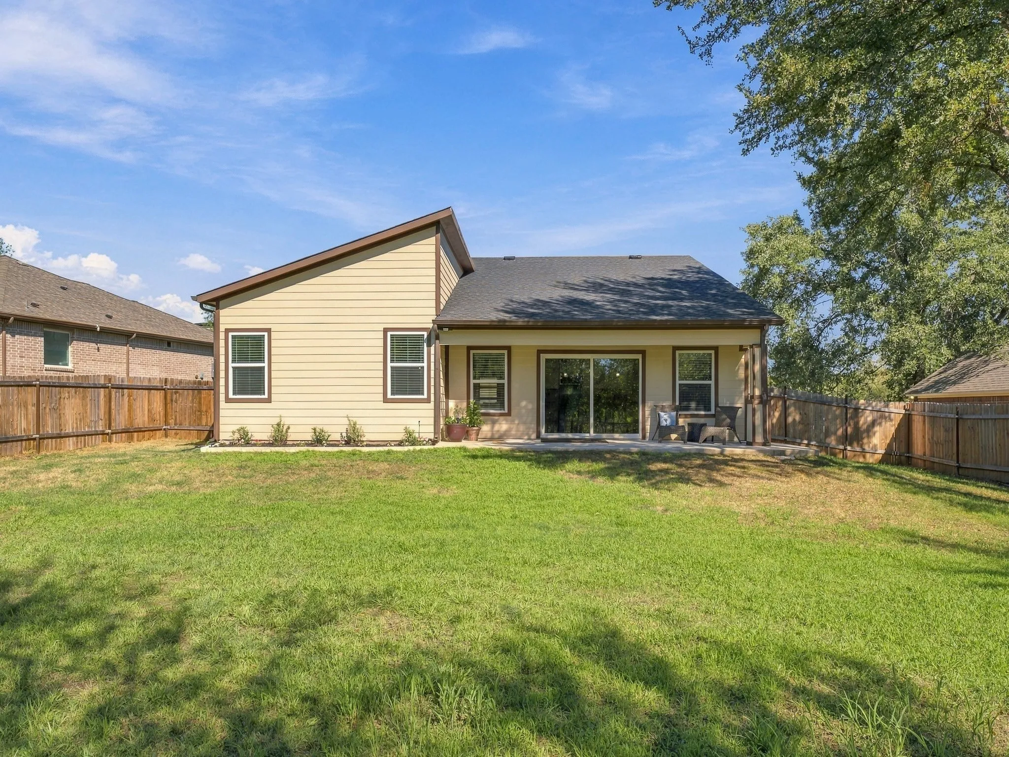Single Family Residence For Sale in Wise County , 706 Port O Call Drive, Runaway Bay, Texas 76426, 3 Bedroom, 2 Bathroom, 2 Garage spaces, 1,596 Sqft, built in 2020, mls#21404187, Real Estate Agent in Runaway Bay, Homes For Sale in Wise county, Homes For Sale in Runaway Bay, Realtor in Runaway Bay Texas, Real Estate Brokerage Independent Realty Texas, Luminita Cordes Realtor