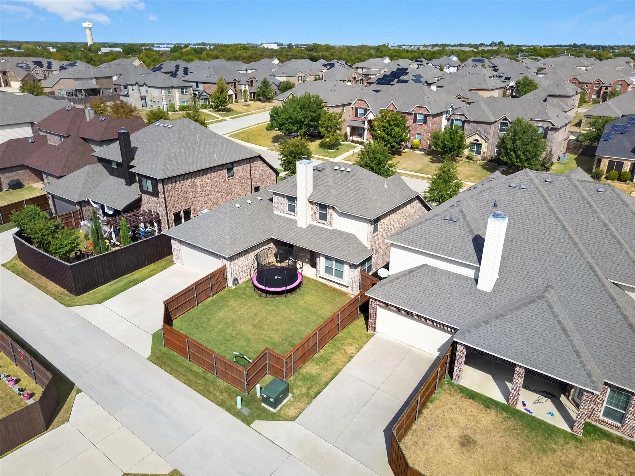 Single Family Residence For Sale in Ellis County , 108 Crystal Creek Drive, Red Oak, Texas 75154, 4 Bedroom, 3 Bathroom, 2 Garage spaces, 2,428 Sqft, built in 2015, mls#21403403, Real Estate Agent in Red Oak, Homes For Sale in Ellis county, Homes For Sale in Red Oak, Realtor in Red Oak Texas, Real Estate Brokerage Independent Realty Texas, Luminita Cordes Realtor