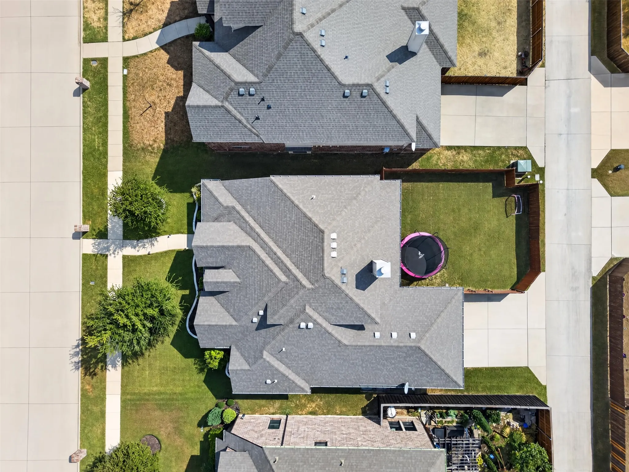 Single Family Residence For Sale in Ellis County , 108 Crystal Creek Drive, Red Oak, Texas 75154, 4 Bedroom, 3 Bathroom, 2 Garage spaces, 2,428 Sqft, built in 2015, mls#21403403, Real Estate Agent in Red Oak, Homes For Sale in Ellis county, Homes For Sale in Red Oak, Realtor in Red Oak Texas, Real Estate Brokerage Independent Realty Texas, Luminita Cordes Realtor