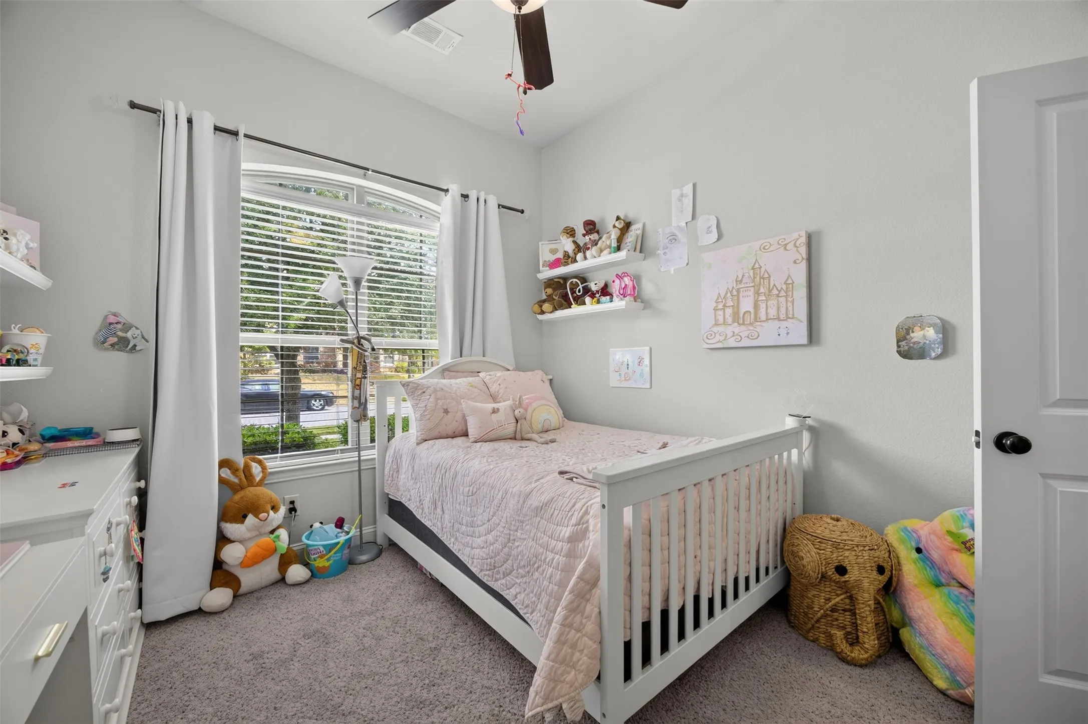 Single Family Residence For Sale in Ellis County , 108 Crystal Creek Drive, Red Oak, Texas 75154, 4 Bedroom, 3 Bathroom, 2 Garage spaces, 2,428 Sqft, built in 2015, mls#21403403, Real Estate Agent in Red Oak, Homes For Sale in Ellis county, Homes For Sale in Red Oak, Realtor in Red Oak Texas, Real Estate Brokerage Independent Realty Texas, Luminita Cordes Realtor