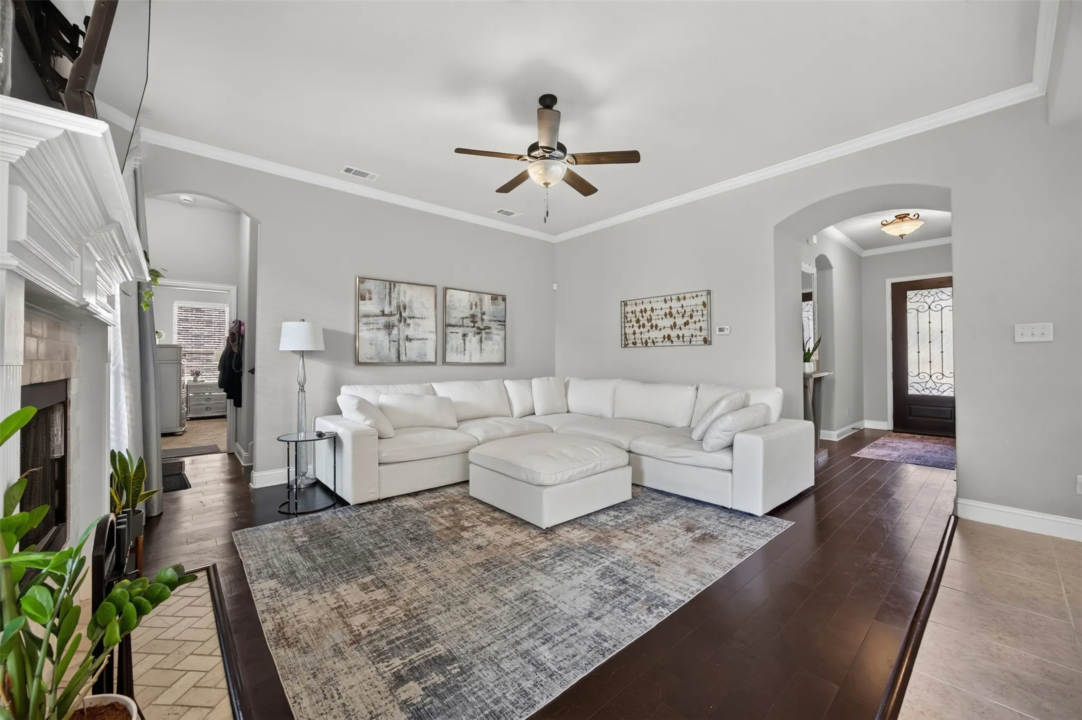 Single Family Residence For Sale in Ellis County , 108 Crystal Creek Drive, Red Oak, Texas 75154, 4 Bedroom, 3 Bathroom, 2 Garage spaces, 2,428 Sqft, built in 2015, mls#21403403, Real Estate Agent in Red Oak, Homes For Sale in Ellis county, Homes For Sale in Red Oak, Realtor in Red Oak Texas, Real Estate Brokerage Independent Realty Texas, Luminita Cordes Realtor