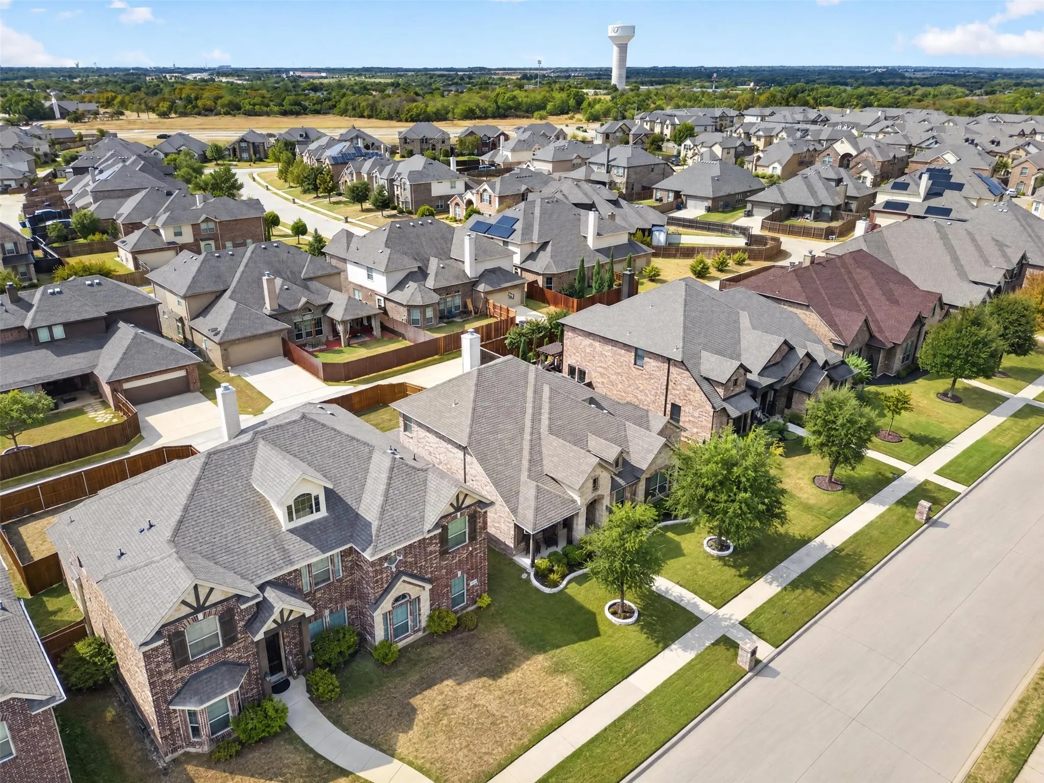 Single Family Residence For Sale in Ellis County , 108 Crystal Creek Drive, Red Oak, Texas 75154, 4 Bedroom, 3 Bathroom, 2 Garage spaces, 2,428 Sqft, built in 2015, mls#21403403, Real Estate Agent in Red Oak, Homes For Sale in Ellis county, Homes For Sale in Red Oak, Realtor in Red Oak Texas, Real Estate Brokerage Independent Realty Texas, Luminita Cordes Realtor